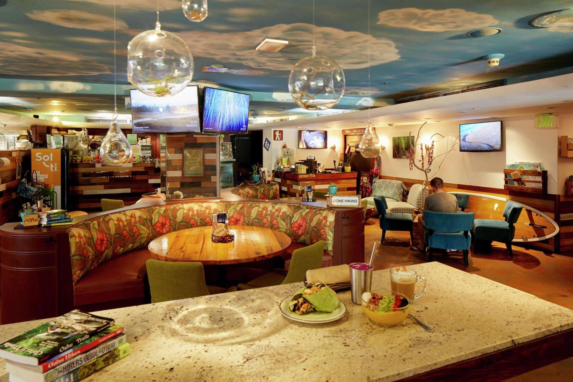 DoubleTree by Hilton Alana - Waikiki Beach photo 58