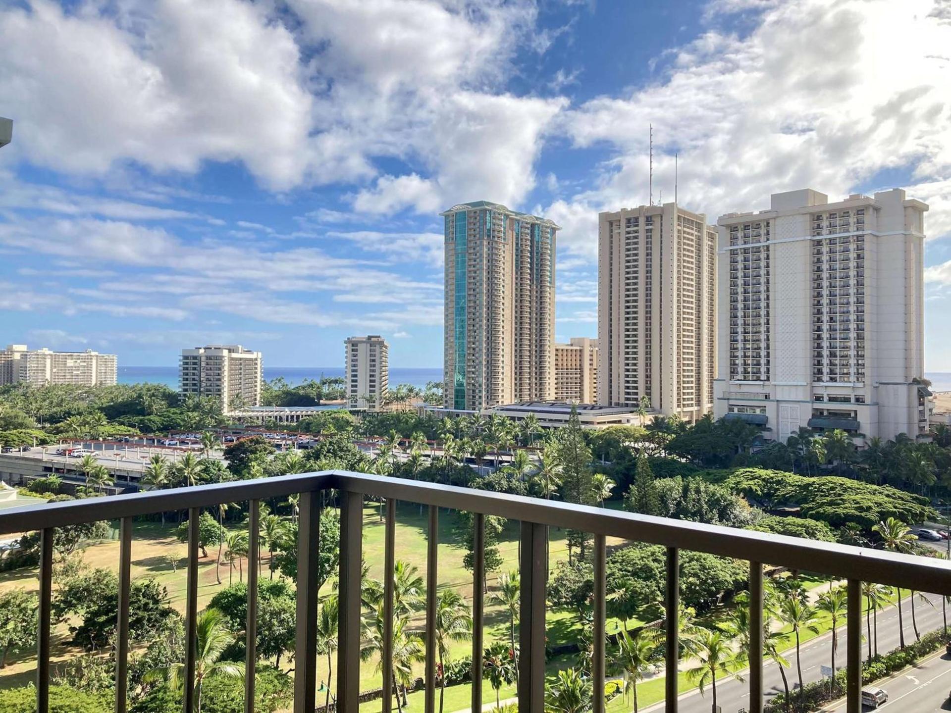 DoubleTree by Hilton Alana - Waikiki Beach photo 42