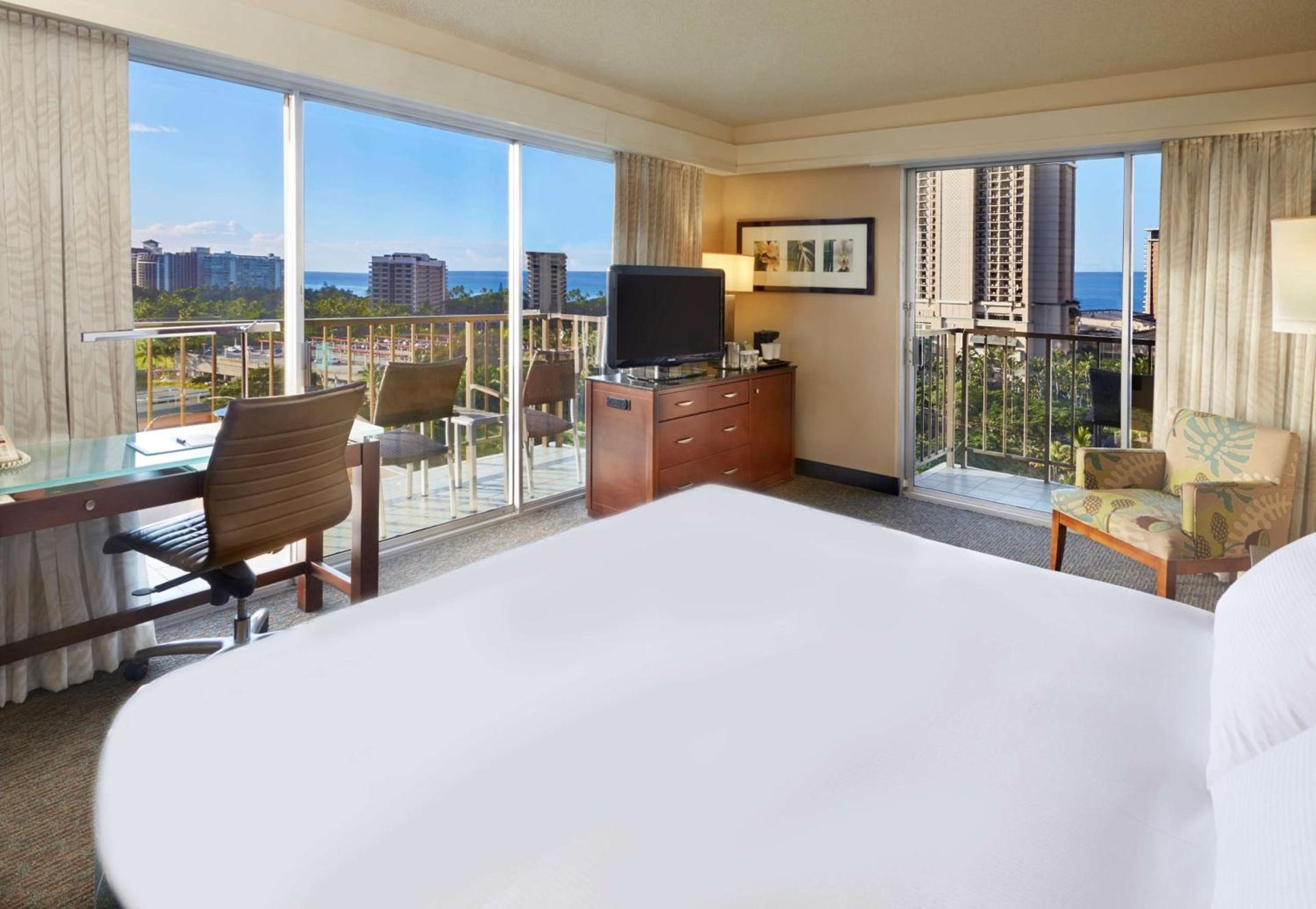 DoubleTree by Hilton Alana - Waikiki Beach photo 7