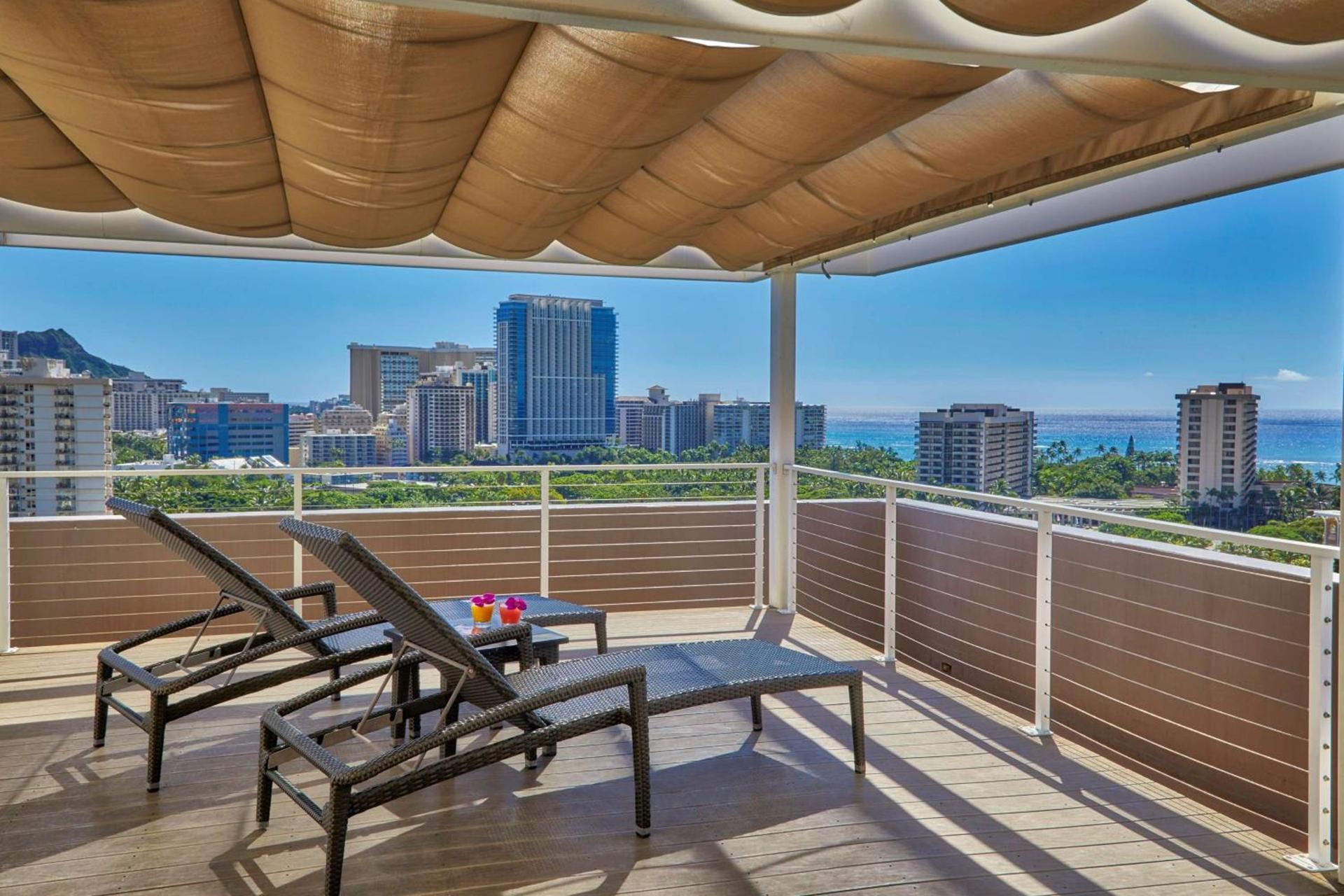DoubleTree by Hilton Alana - Waikiki Beach photo 12