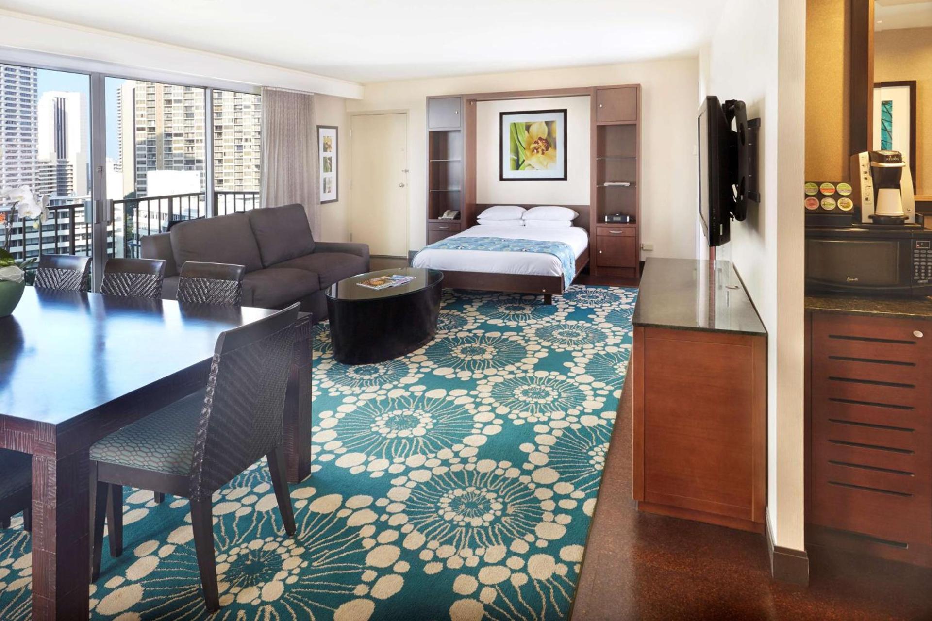 DoubleTree by Hilton Alana - Waikiki Beach photo 27