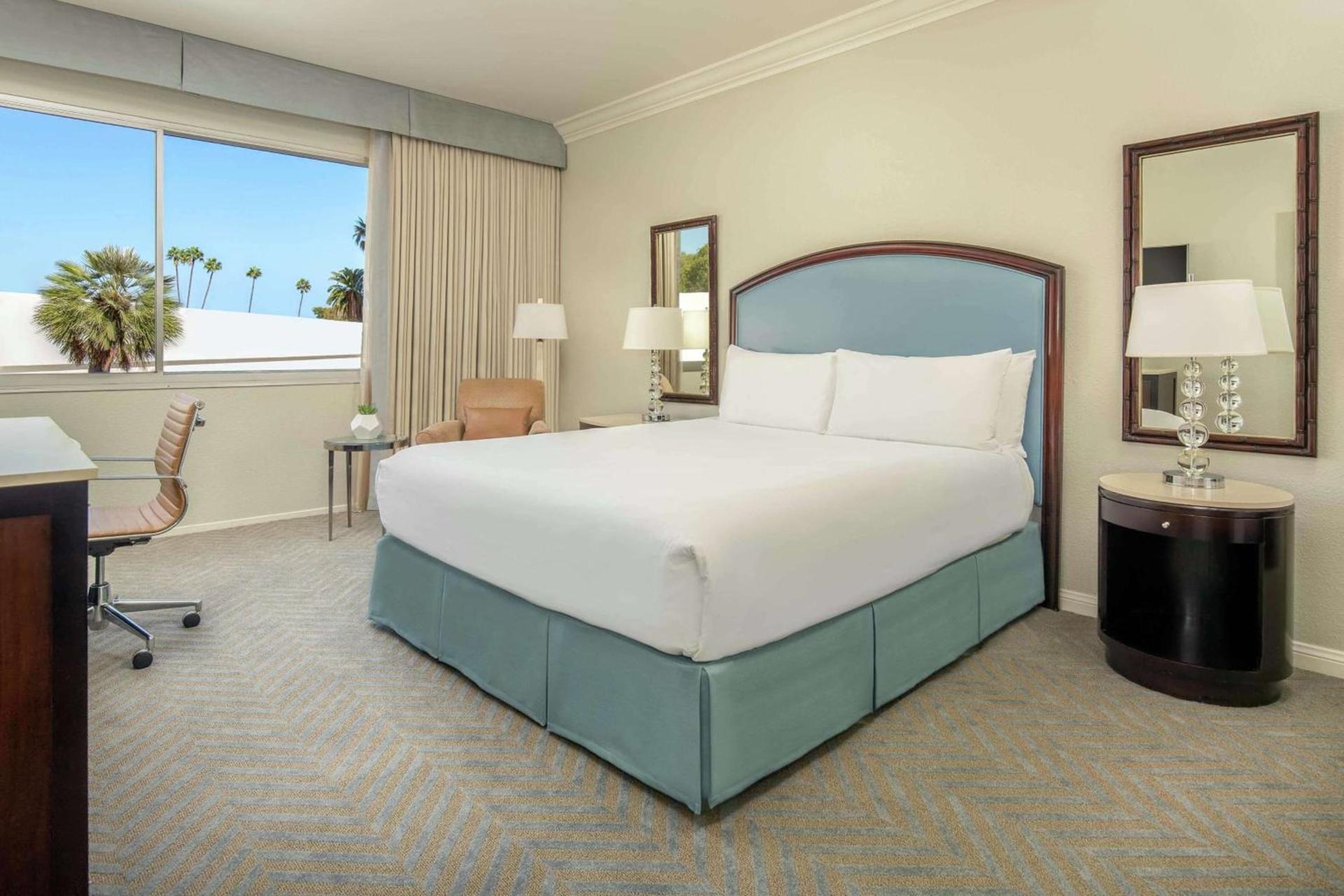 The Beverly Hilton photo 75