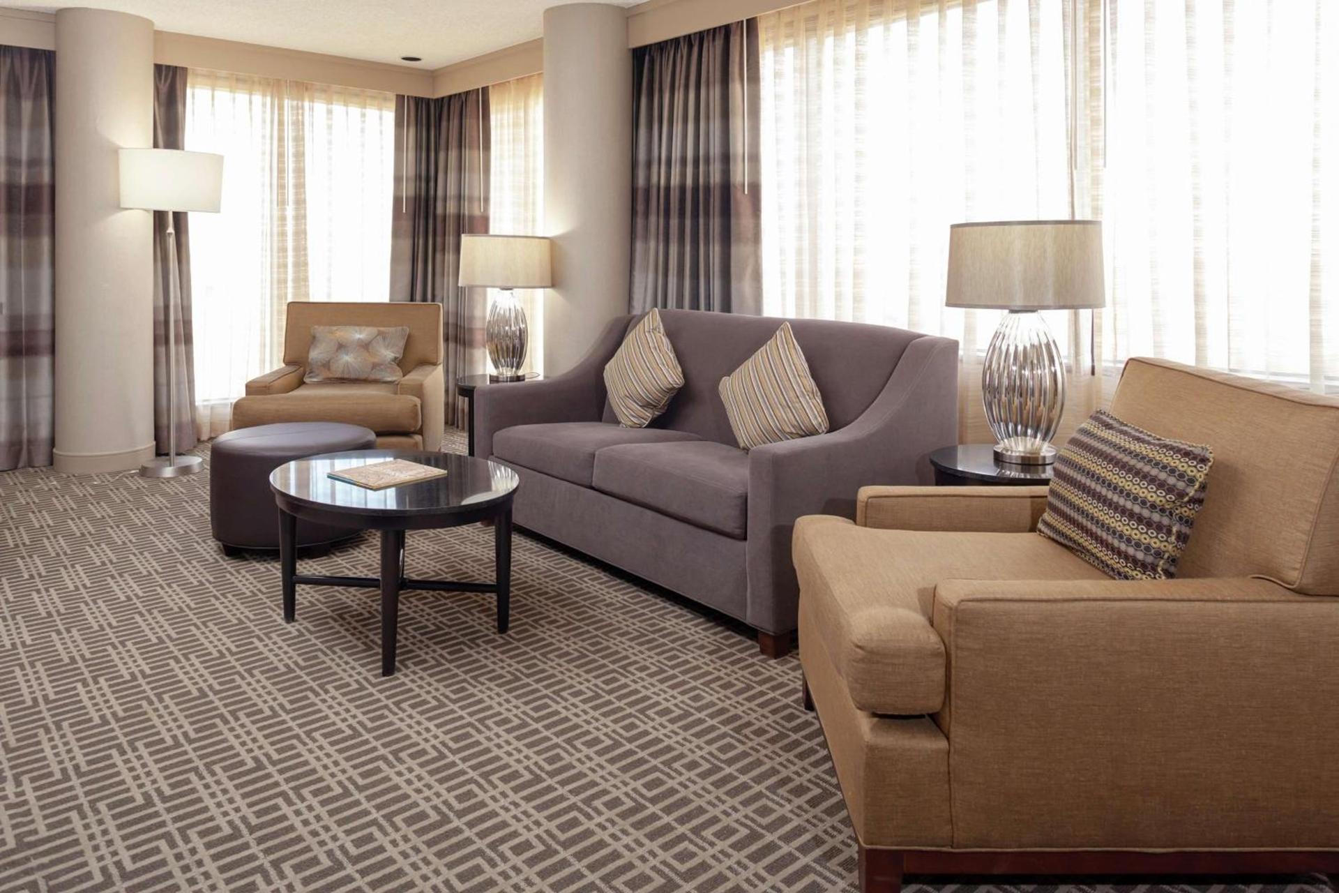 DoubleTree by Hilton Kansas City - Overland Park photo 13