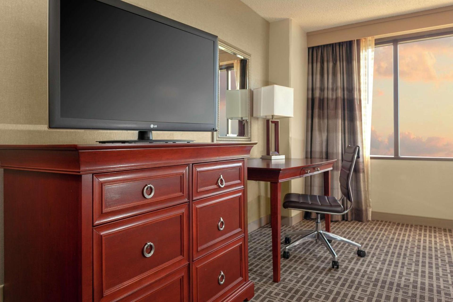 DoubleTree by Hilton Kansas City - Overland Park photo 15