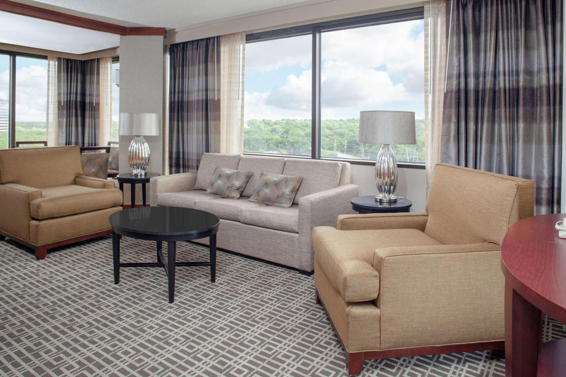 DoubleTree by Hilton Kansas City - Overland Park photo 16
