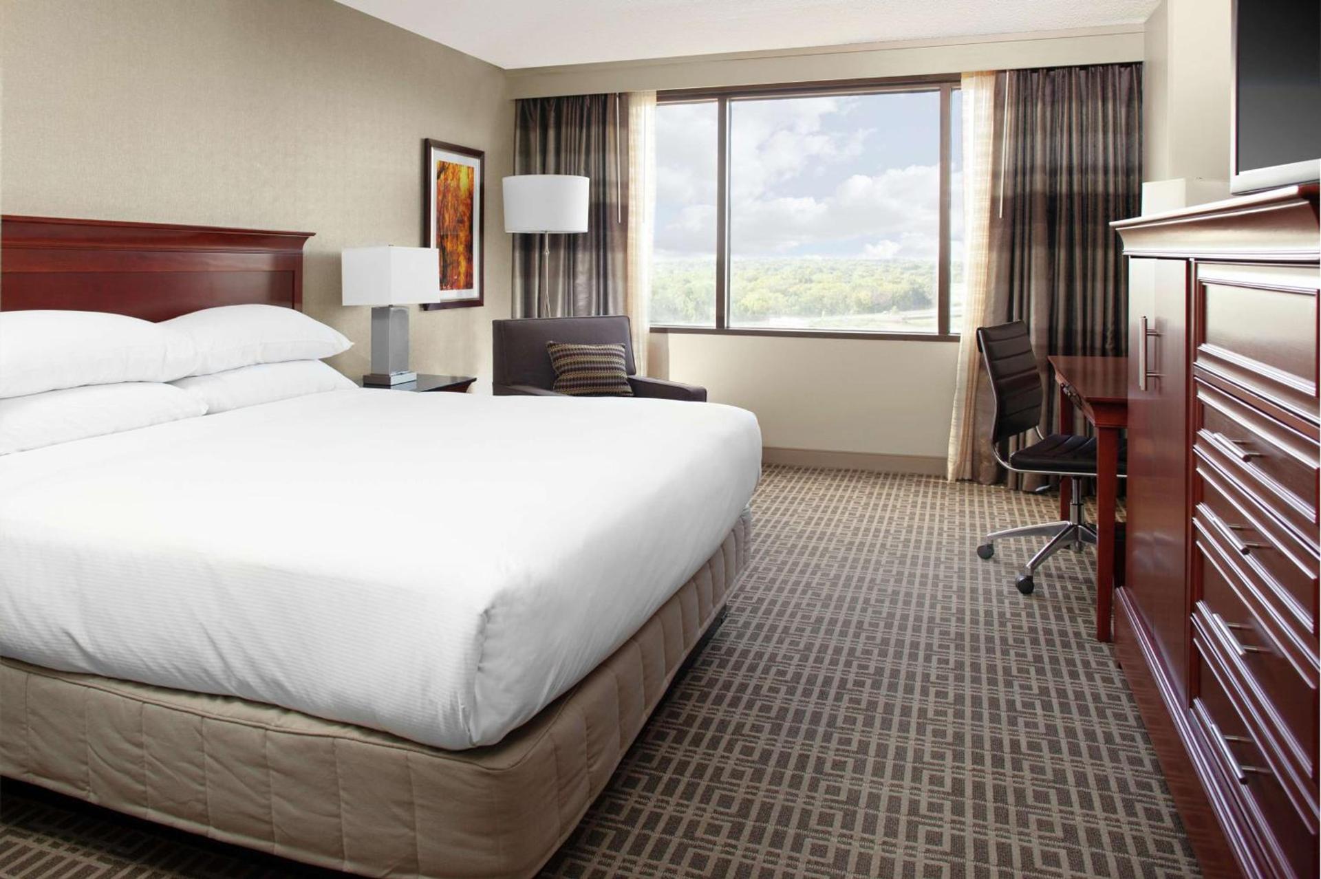 DoubleTree by Hilton Kansas City - Overland Park photo 17