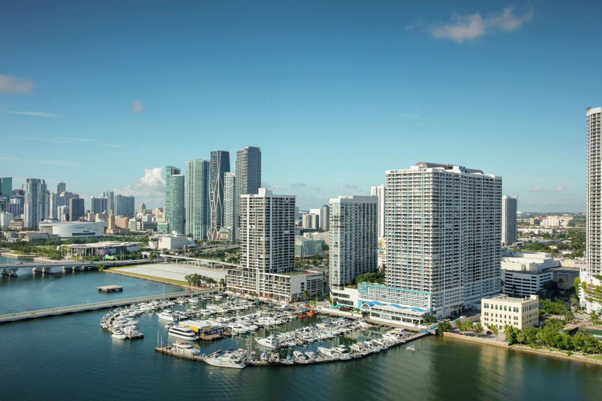 DoubleTree by Hilton Grand Hotel Biscayne Bay photo 3
