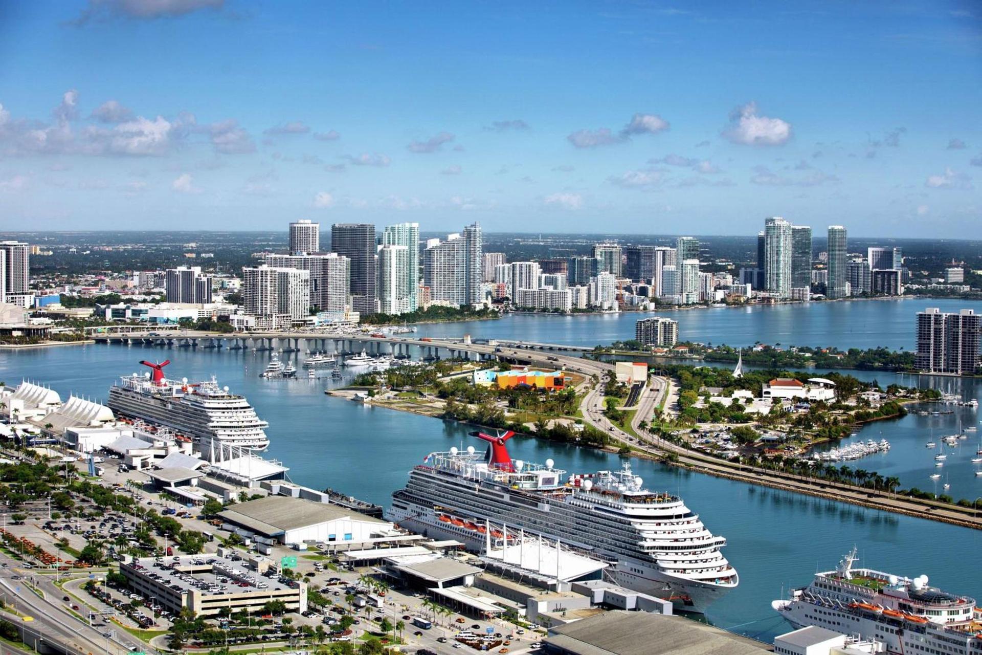 DoubleTree by Hilton Grand Hotel Biscayne Bay photo 5