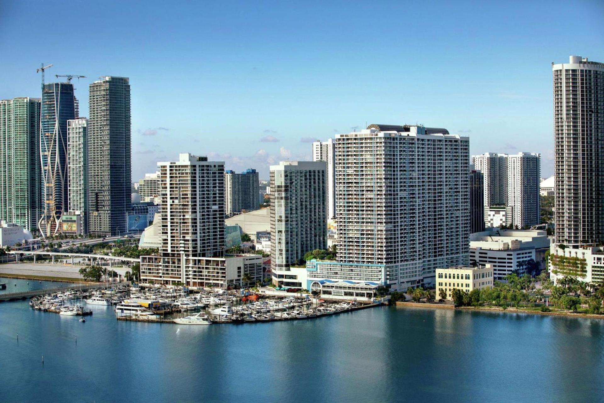 DoubleTree by Hilton Grand Hotel Biscayne Bay photo 2