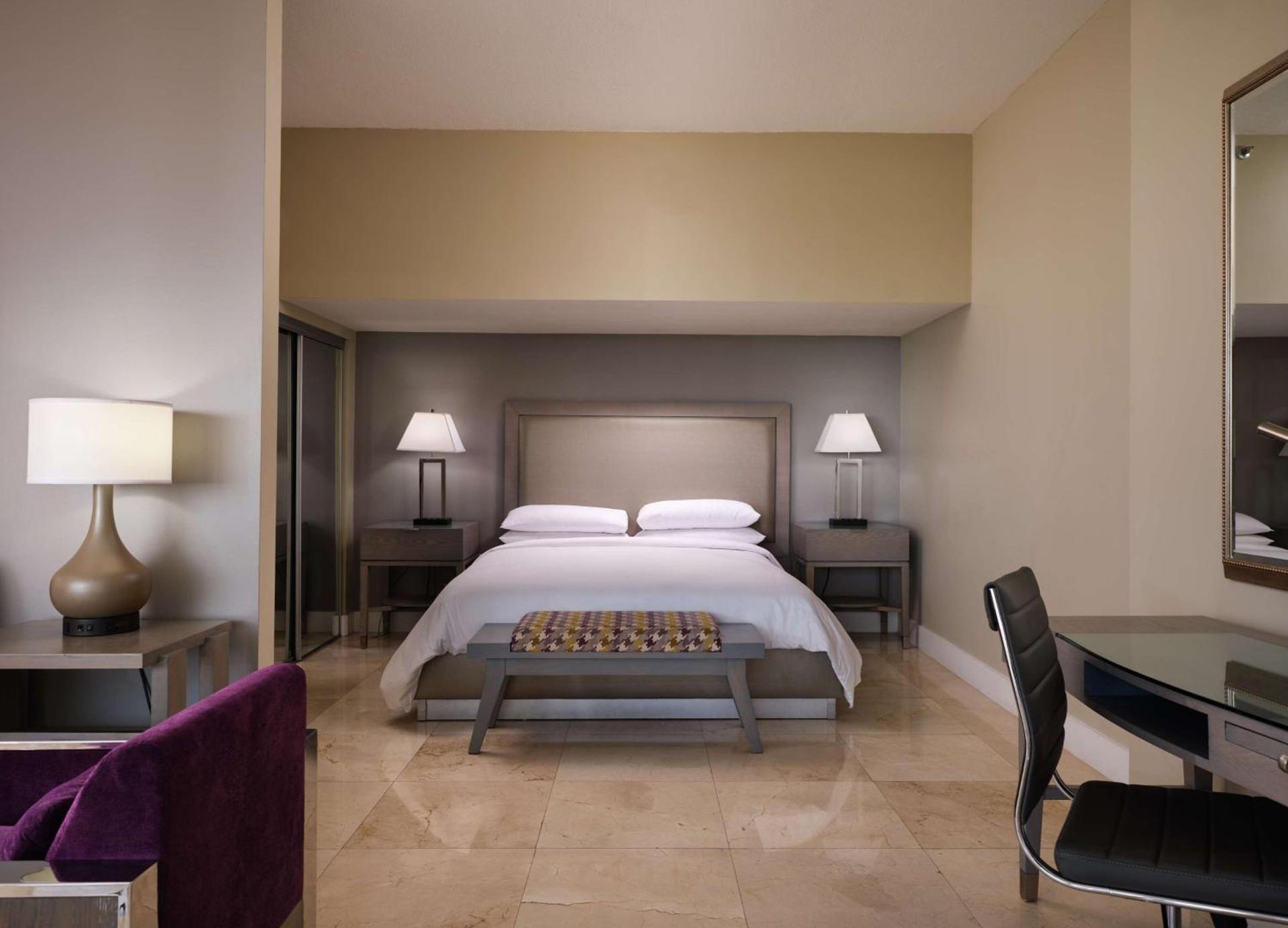 DoubleTree by Hilton Grand Hotel Biscayne Bay photo 17