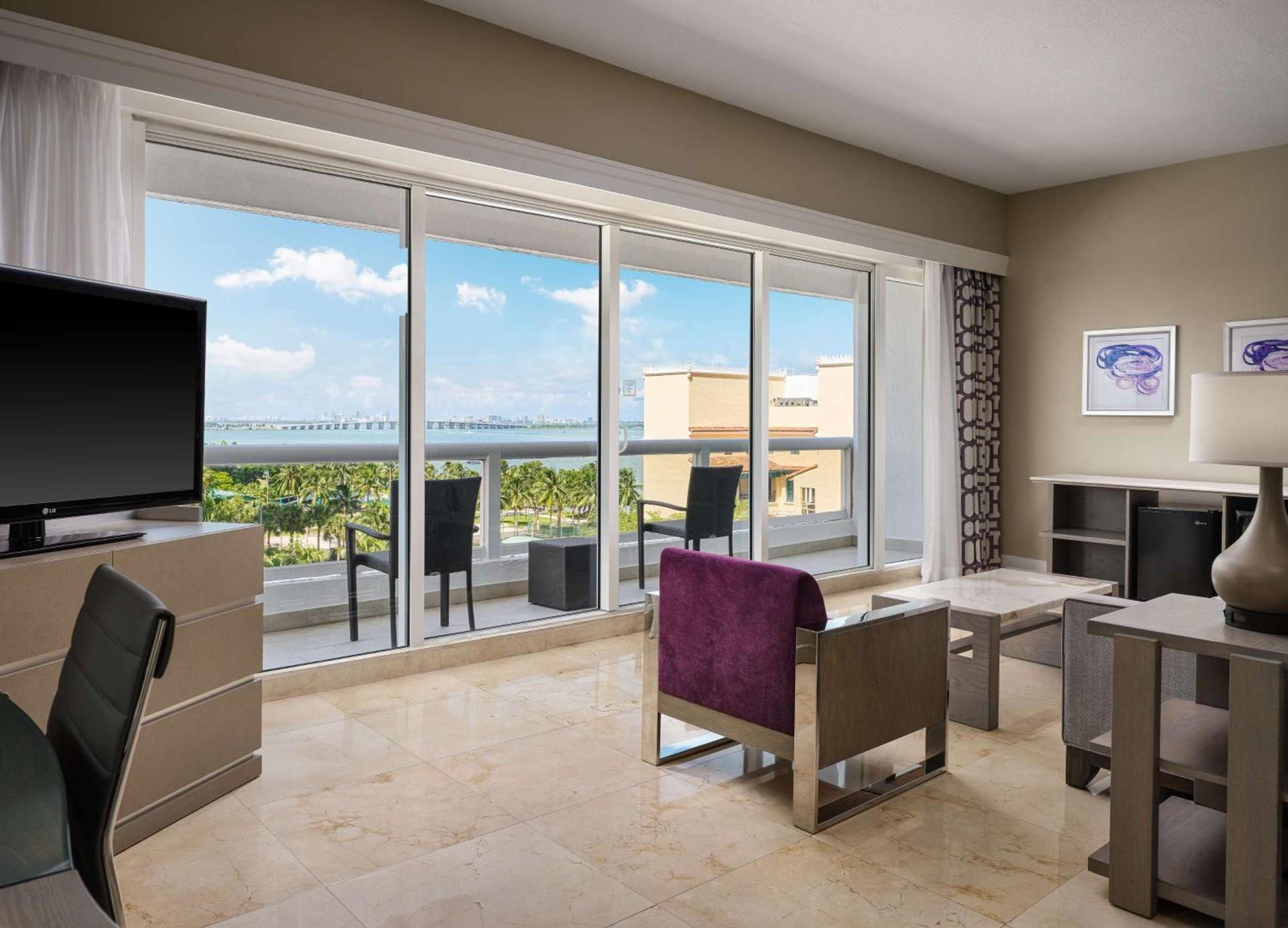 DoubleTree by Hilton Grand Hotel Biscayne Bay photo 18