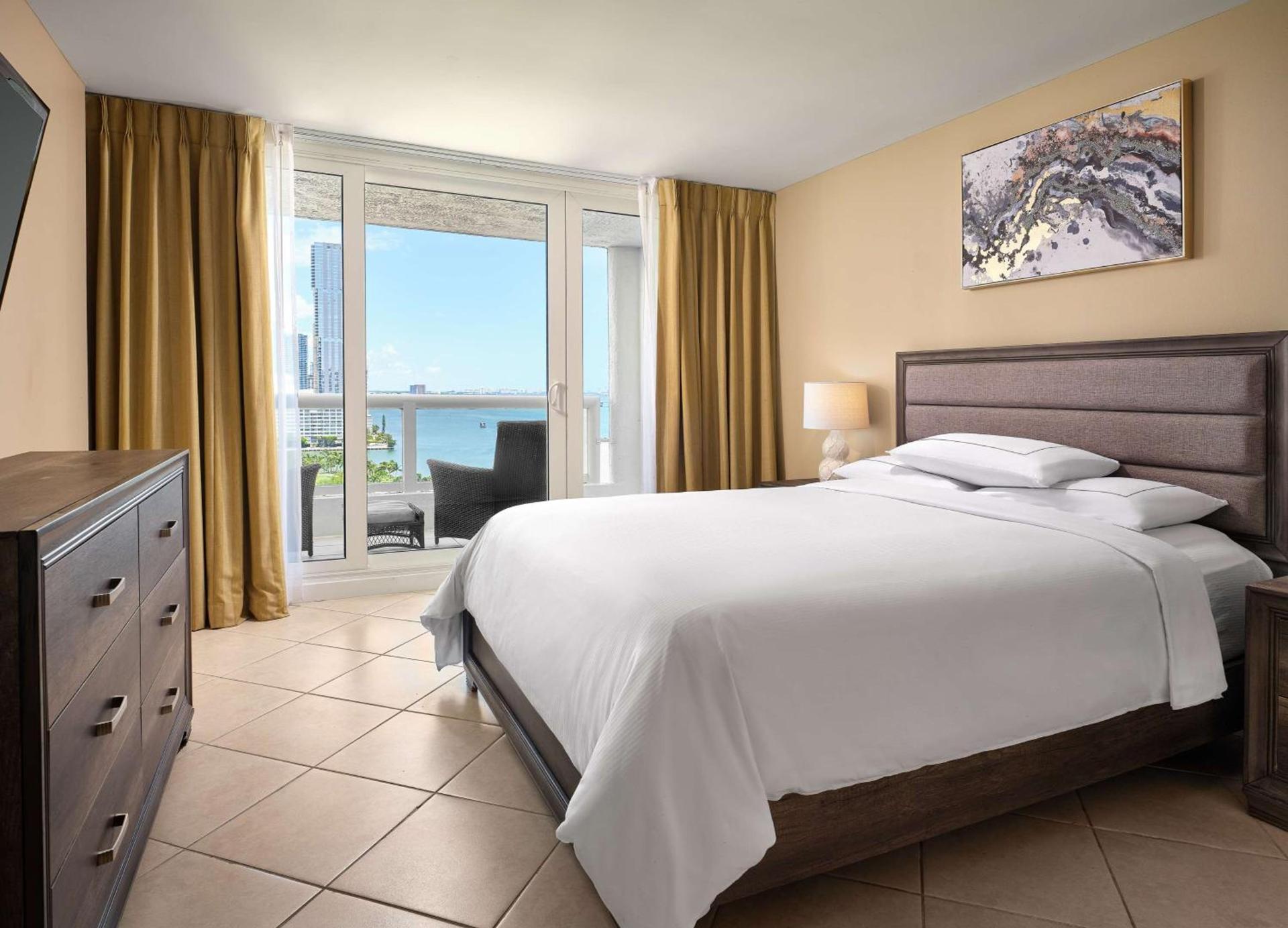 DoubleTree by Hilton Grand Hotel Biscayne Bay photo 32