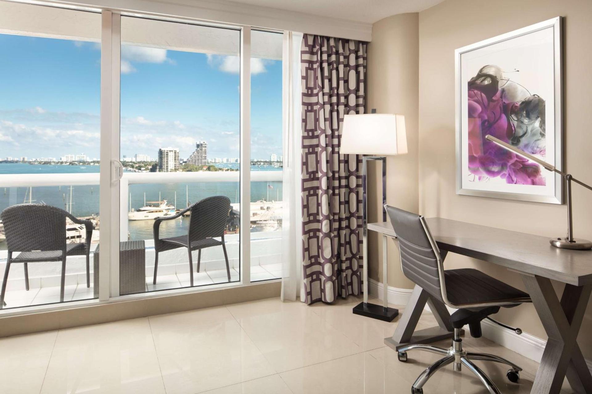 DoubleTree by Hilton Grand Hotel Biscayne Bay photo 43