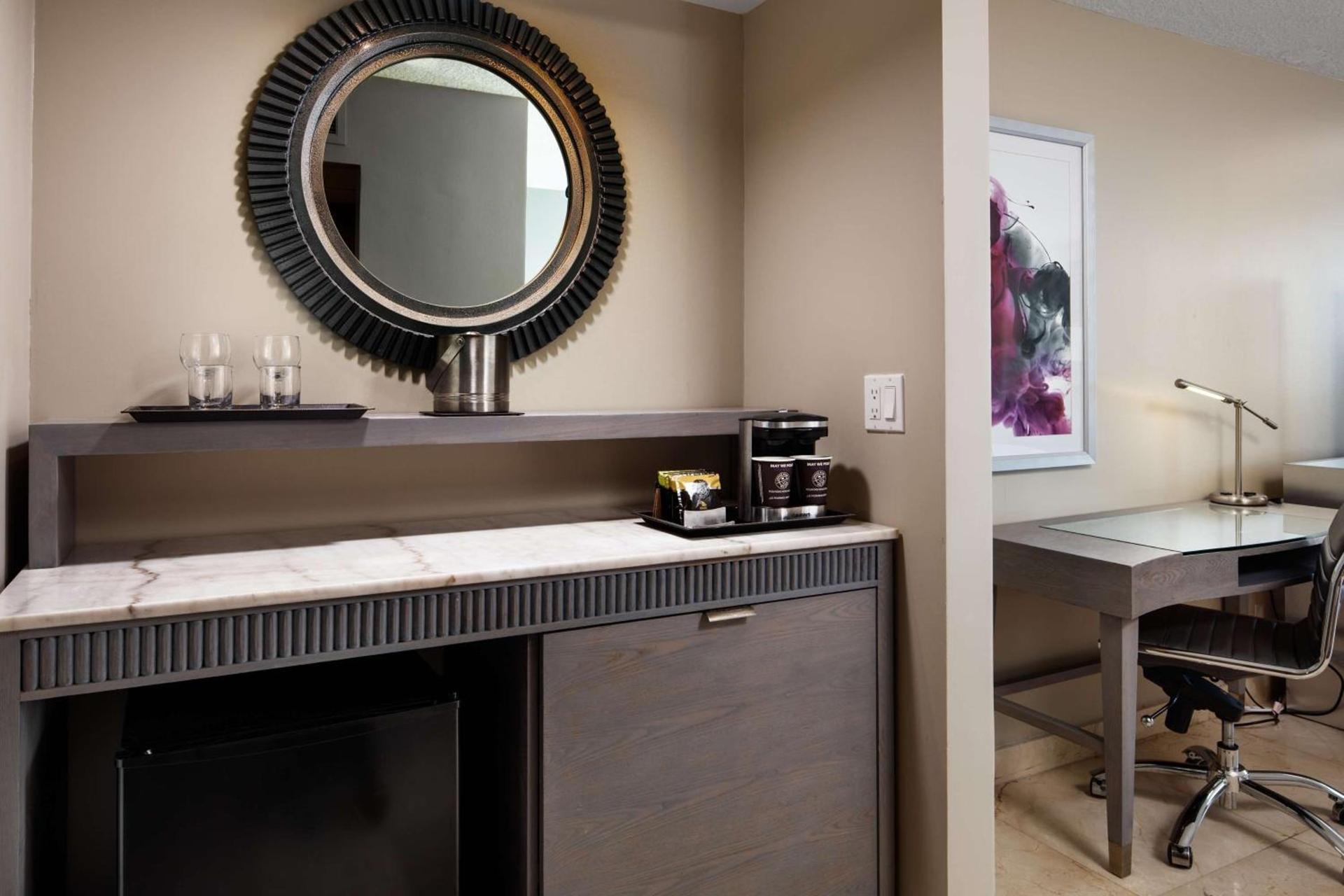 DoubleTree by Hilton Grand Hotel Biscayne Bay photo 46