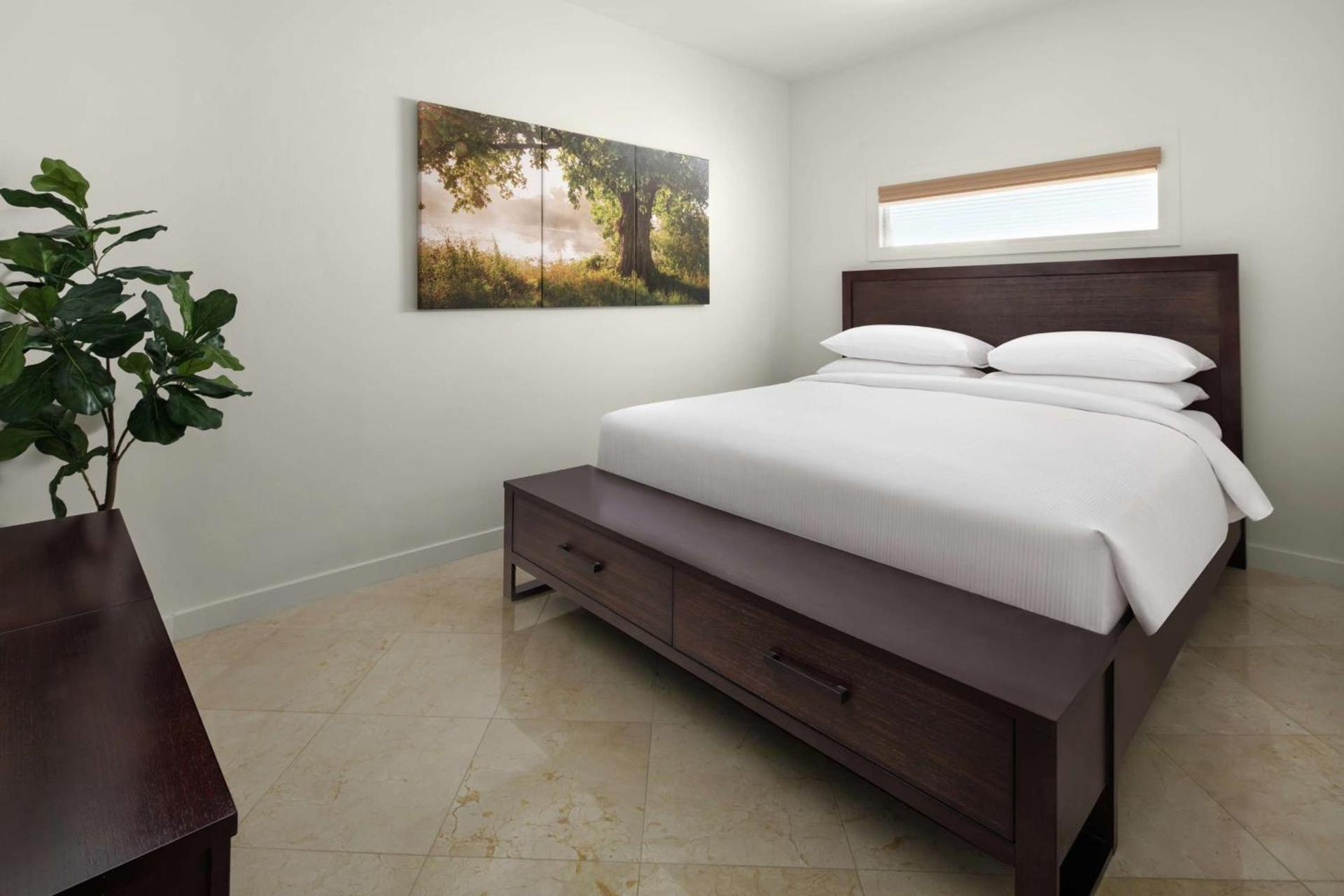 DoubleTree by Hilton Grand Hotel Biscayne Bay photo 61