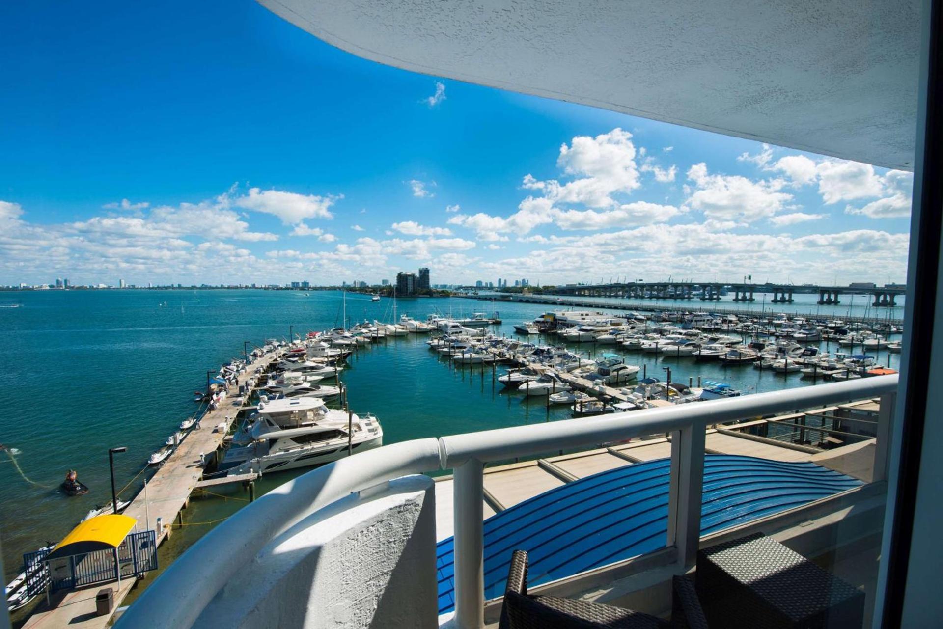 DoubleTree by Hilton Grand Hotel Biscayne Bay photo 75