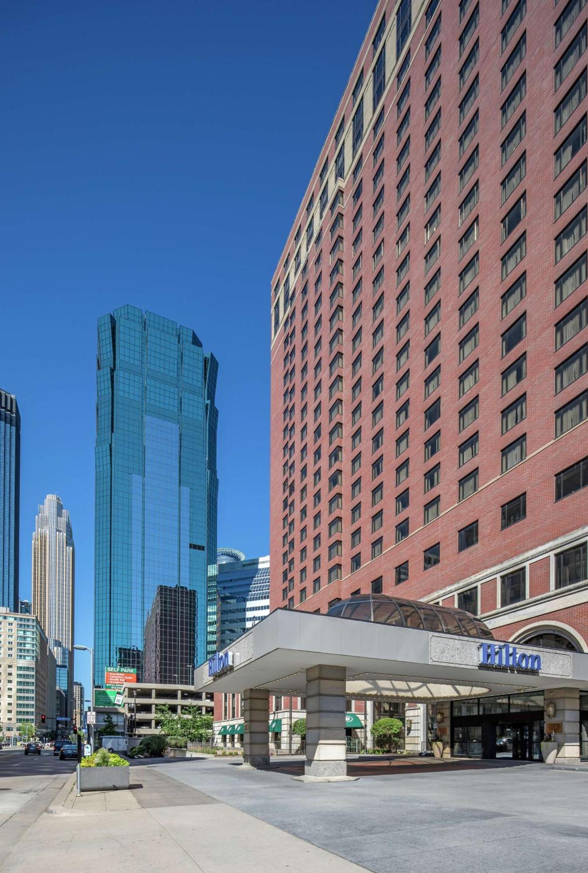 Hilton Minneapolis photo 3
