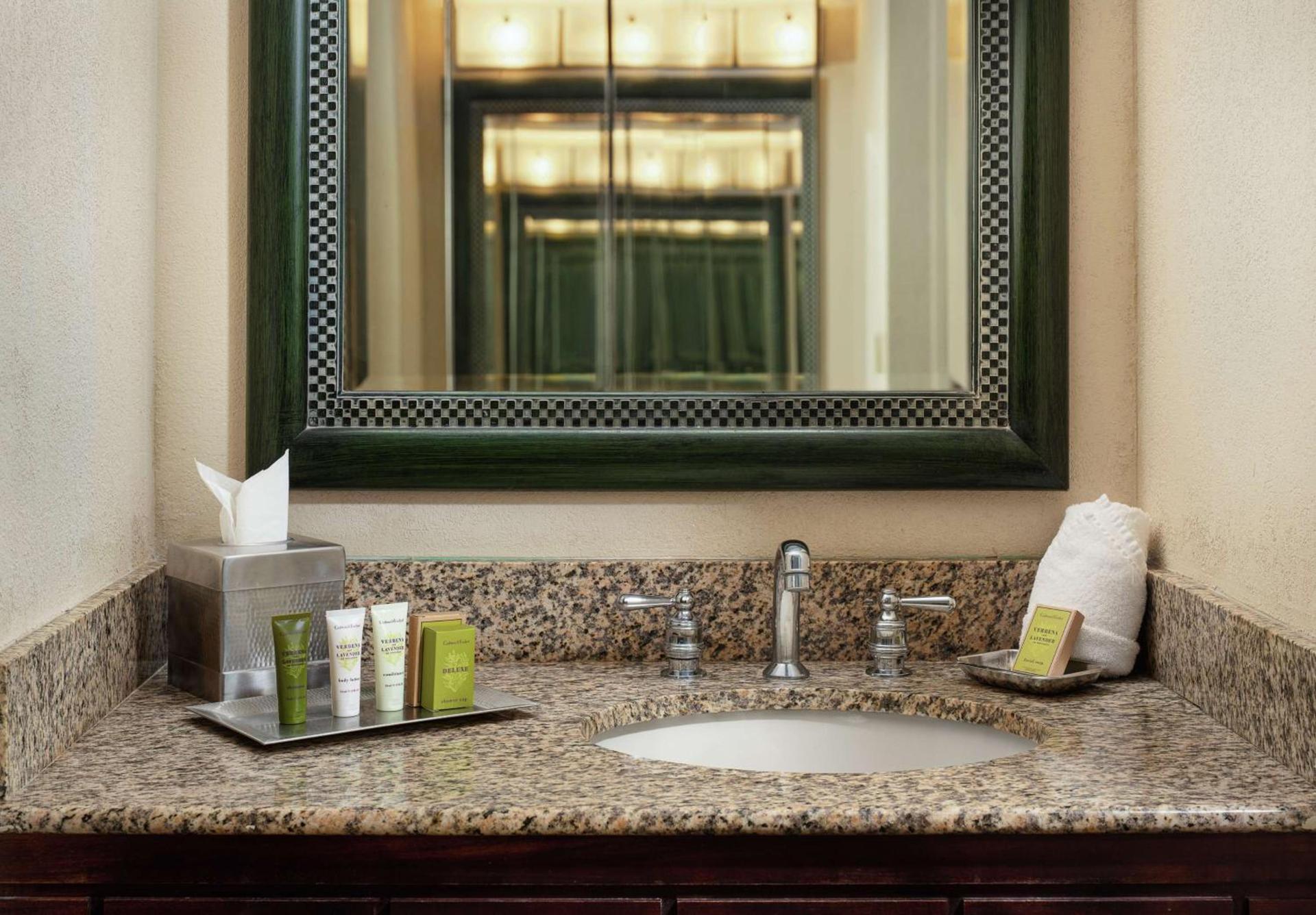 Hilton Orlando Lake Buena Vista - Disney Springs™ Area photo 23
