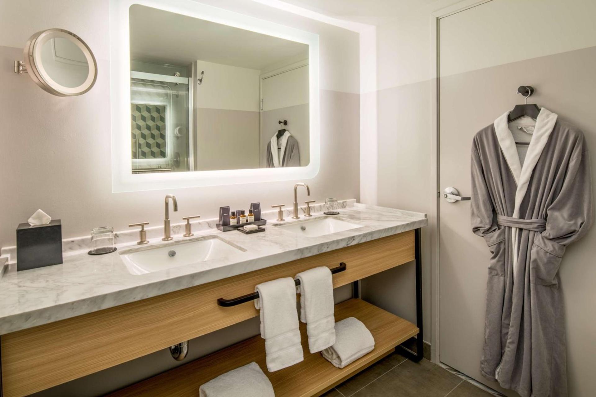 The Duniway Portland, A Hilton Hotel photo 39