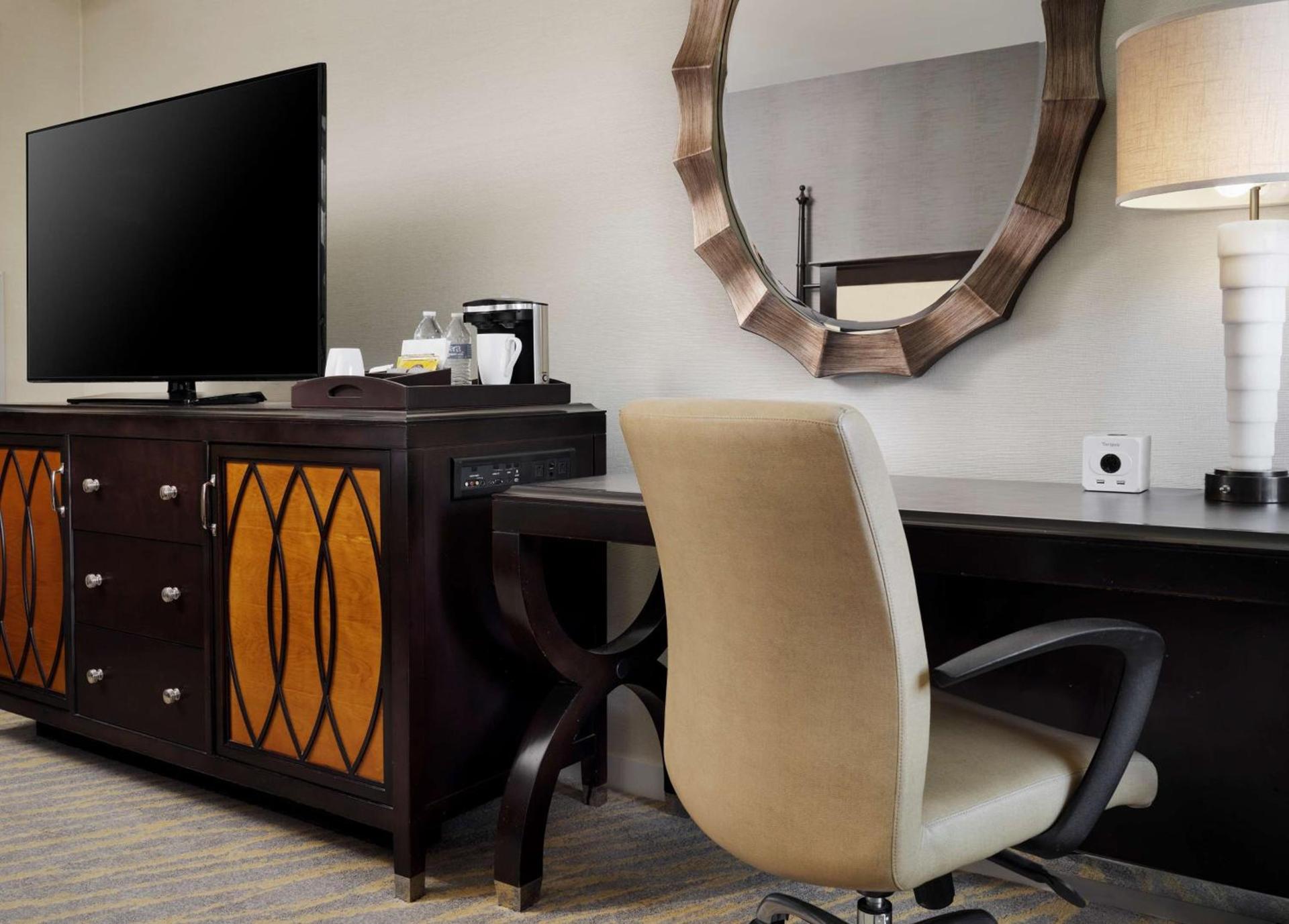 The Inn at Penn, A Hilton Hotel photo 22
