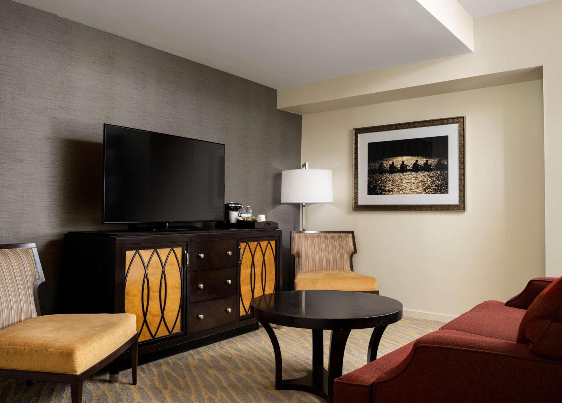 The Inn at Penn, A Hilton Hotel photo 56