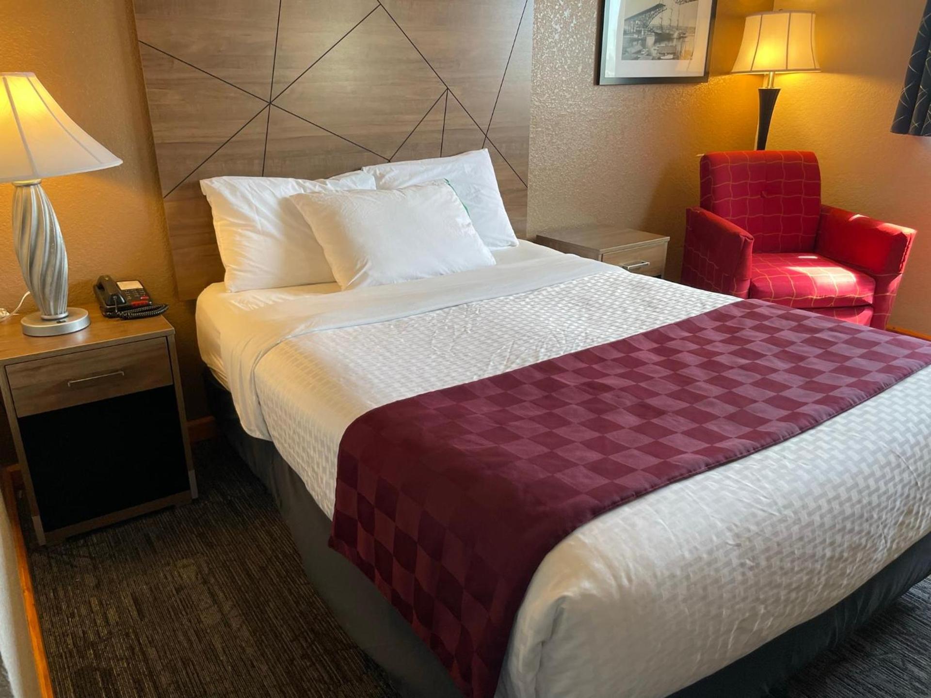 Americas Best Value Inn Lynnwood photo 29