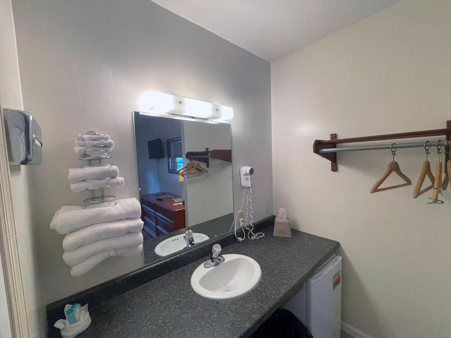 Plantation Motel photo 35