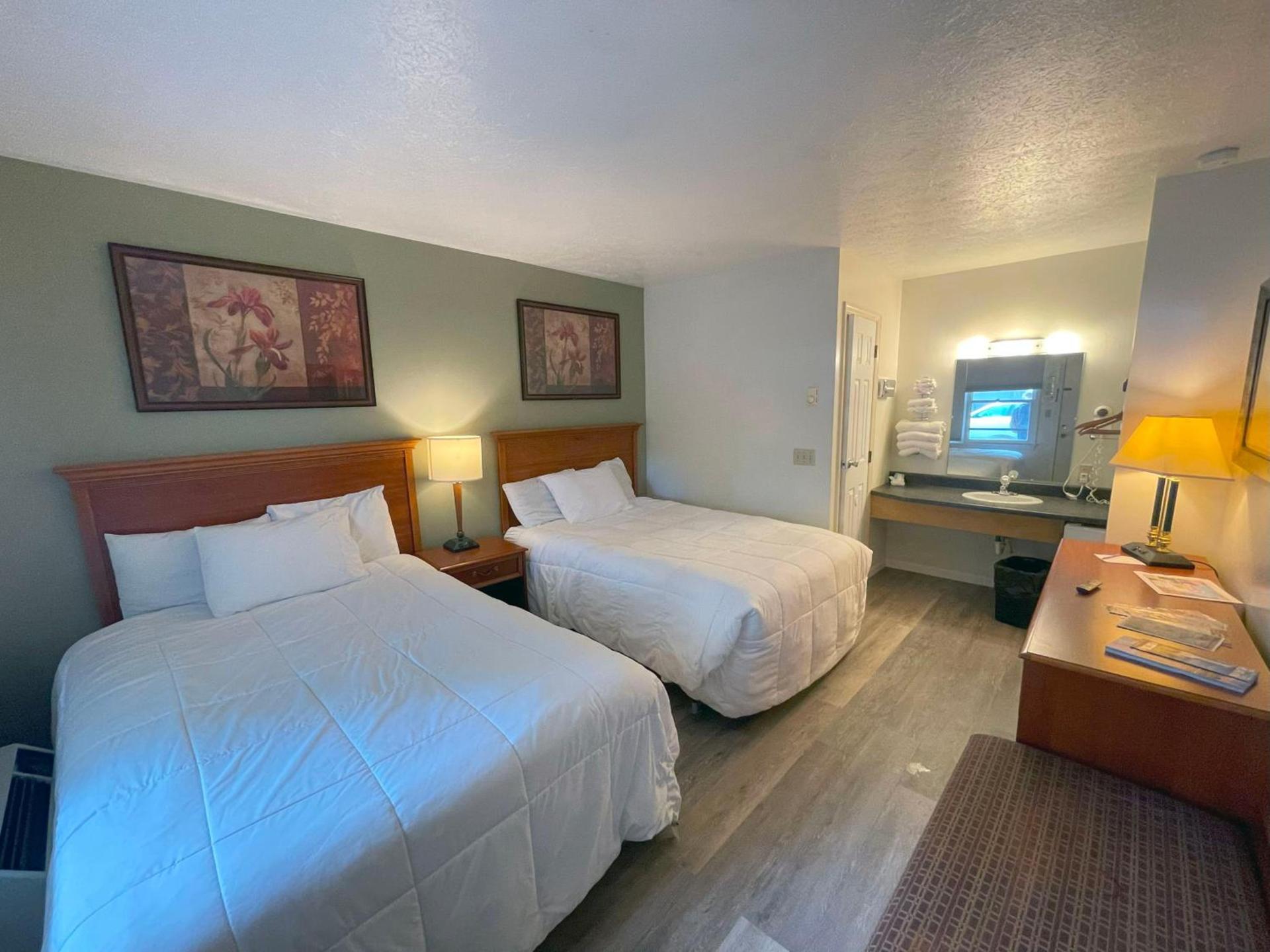 Plantation Motel photo 37