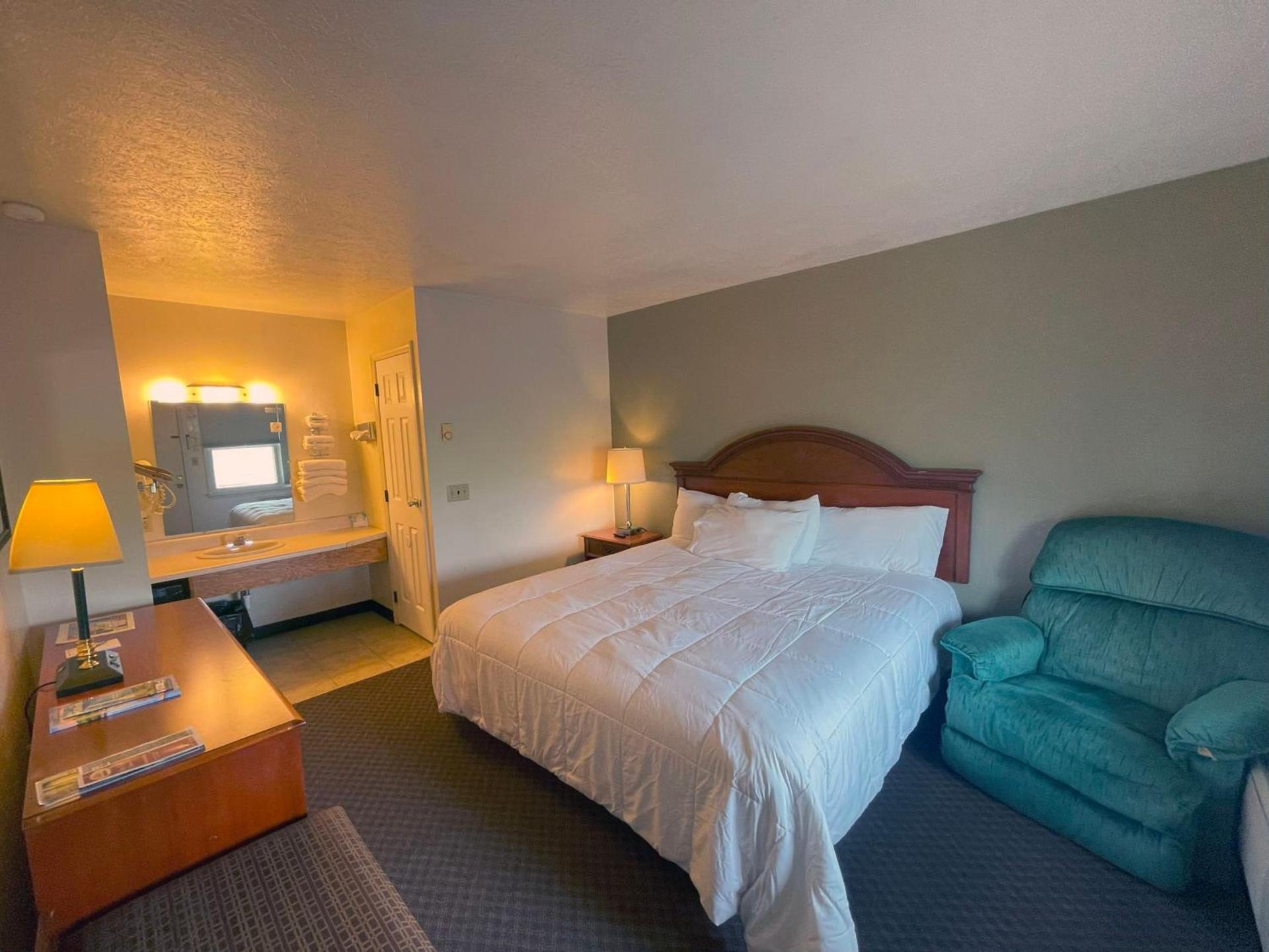 Plantation Motel photo 41