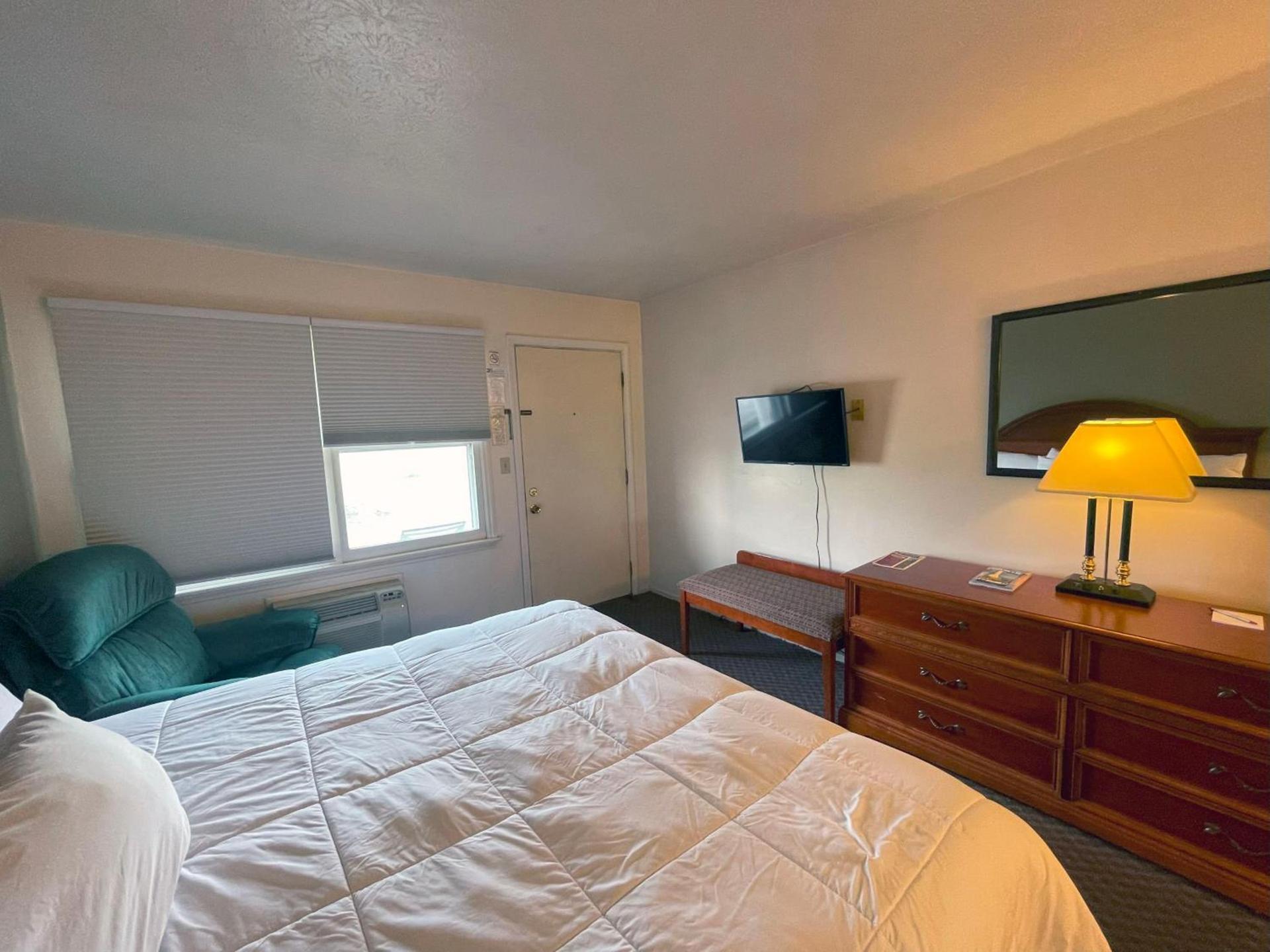 Plantation Motel photo 43