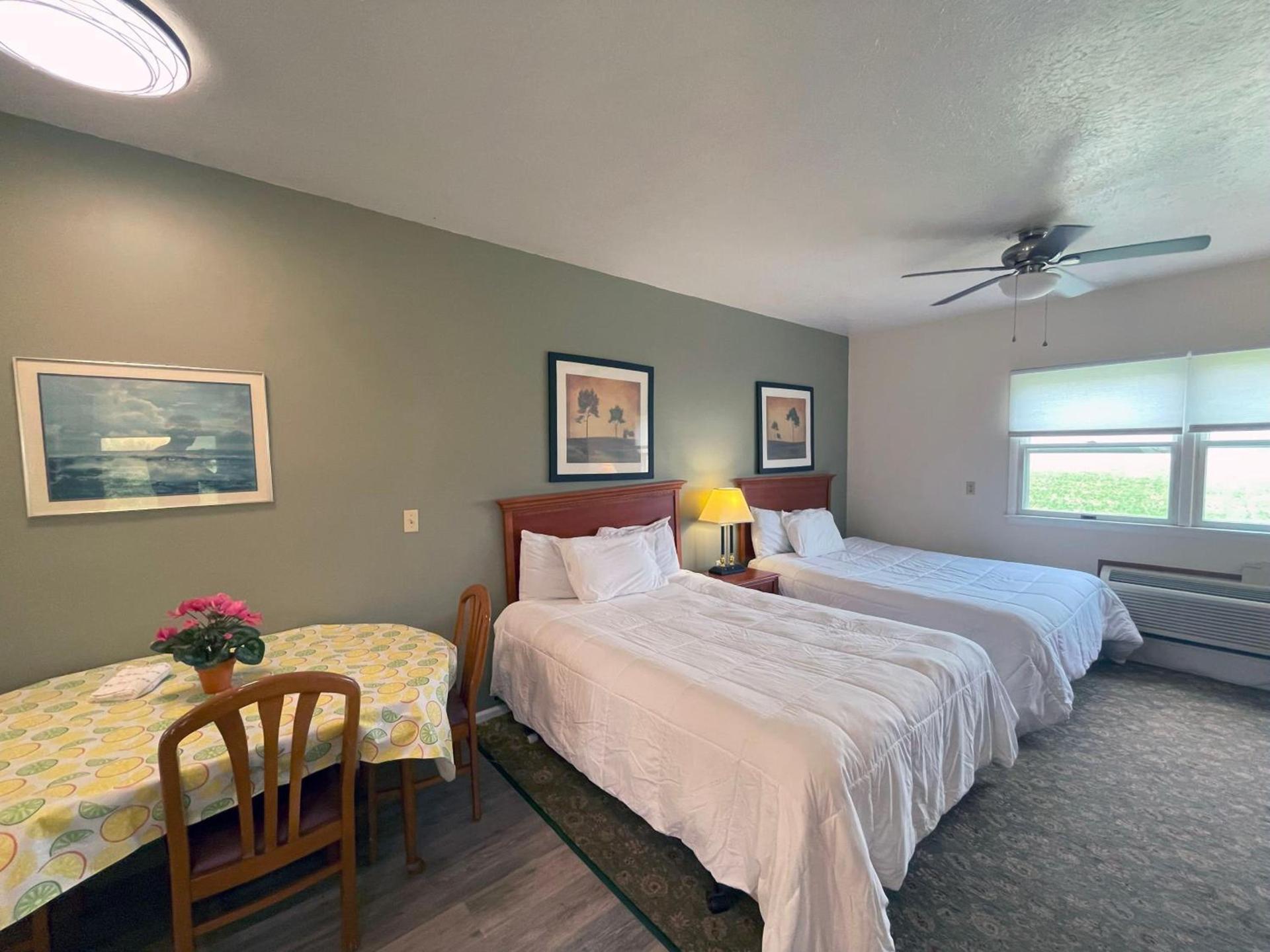 Plantation Motel photo 60