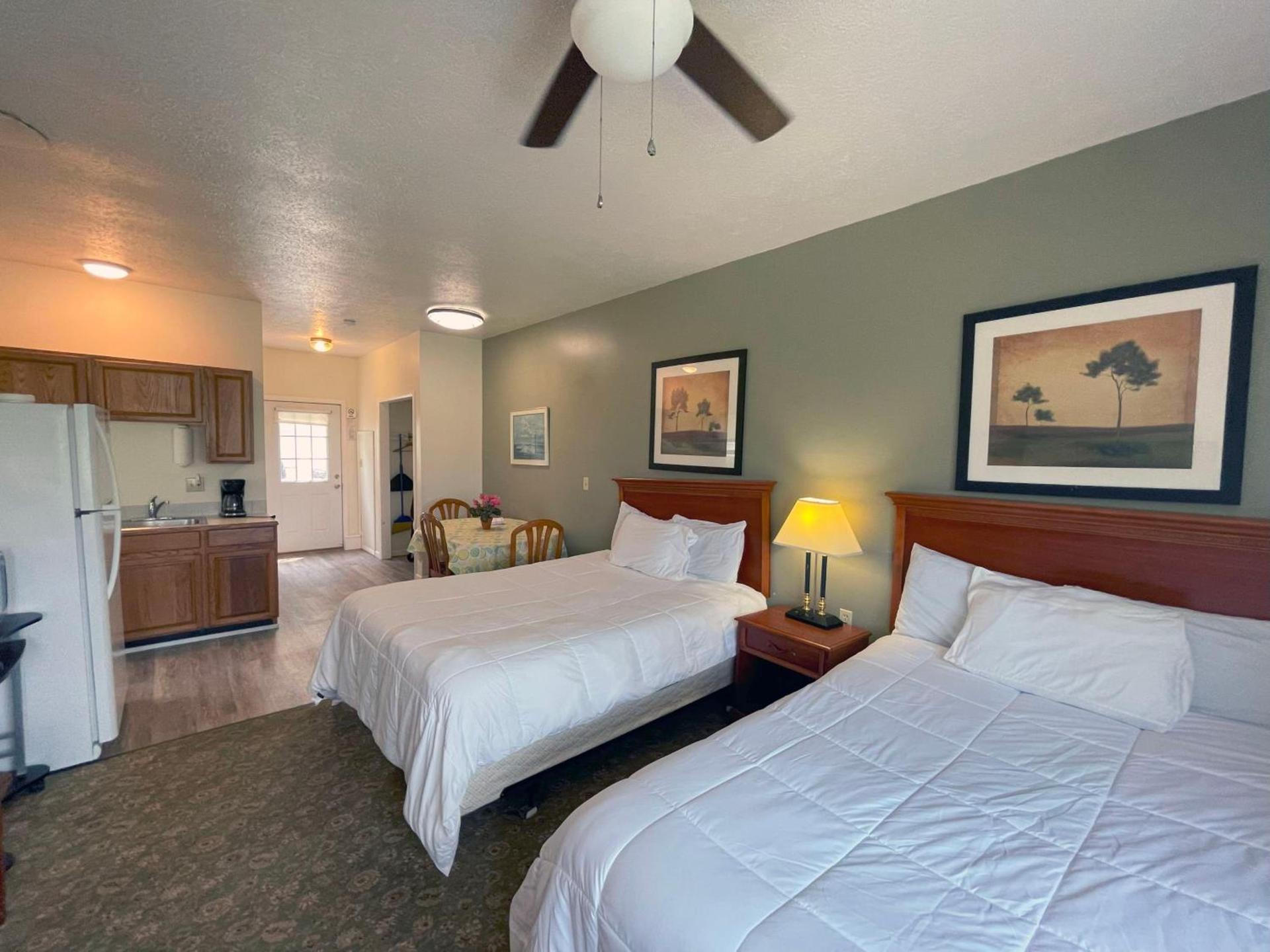 Plantation Motel photo 59