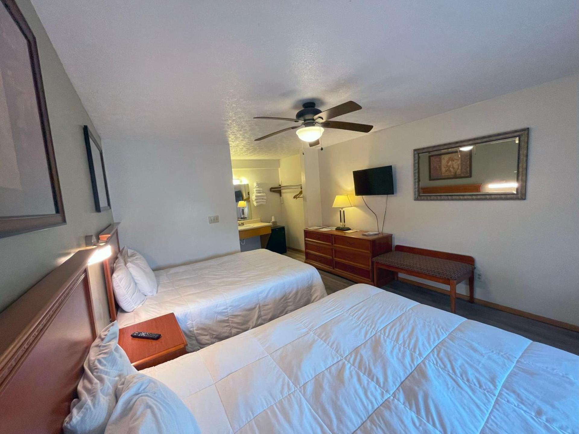 Plantation Motel photo 65