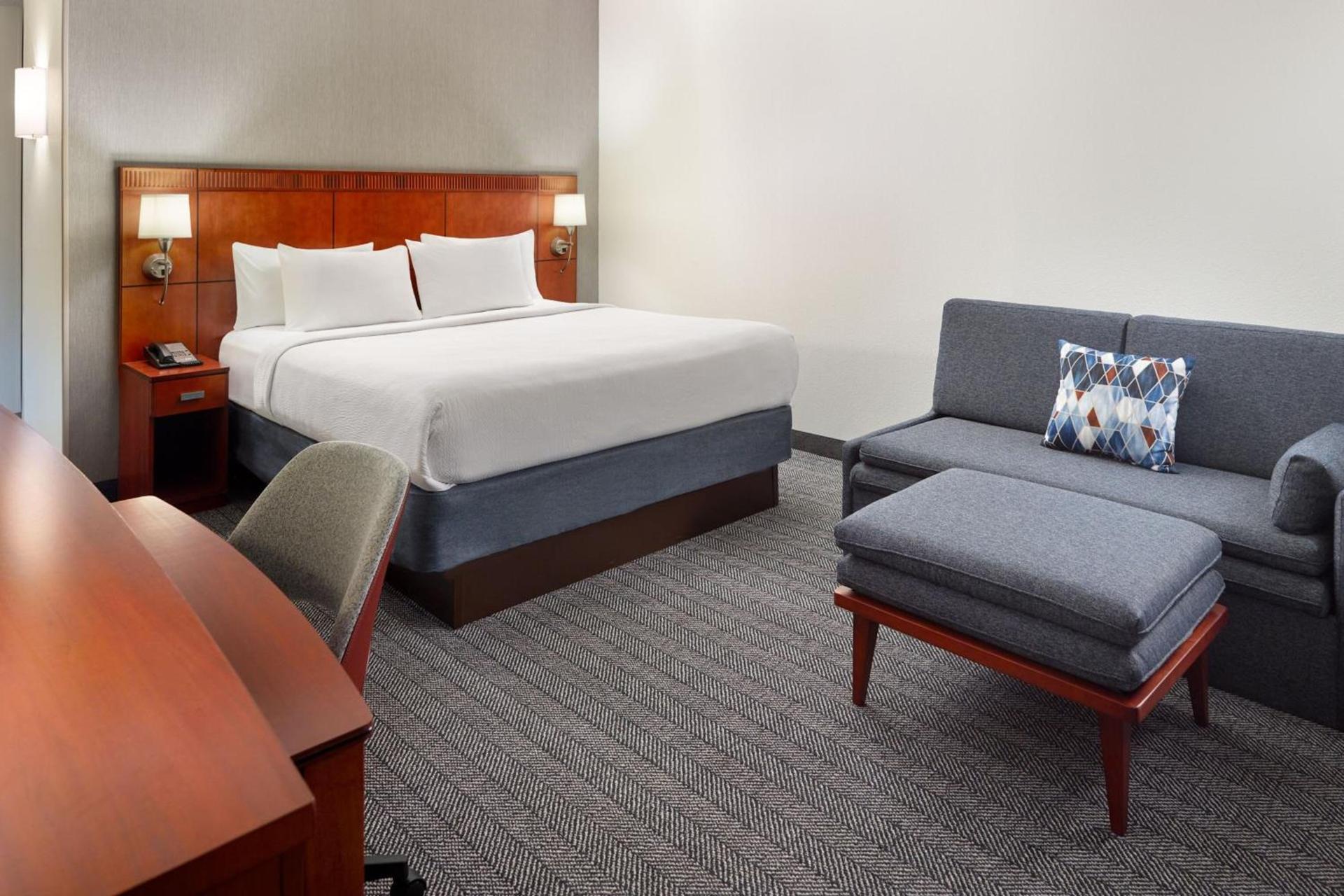 Courtyard by Marriott Atlanta Executive Park/Emory photo 5