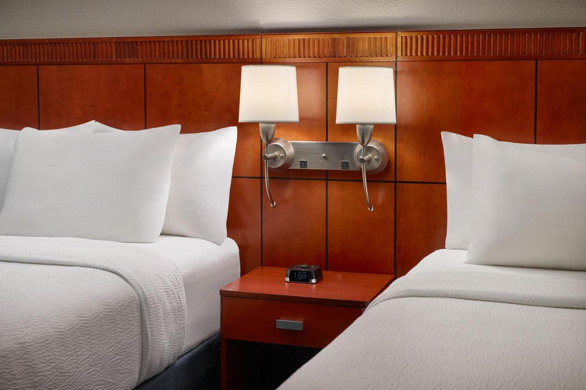 Courtyard by Marriott Atlanta Executive Park/Emory photo 7