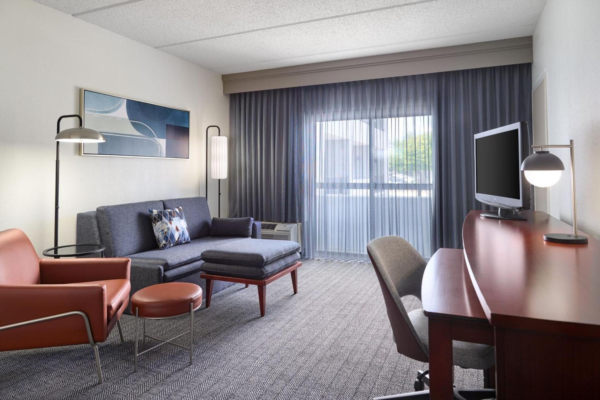 Courtyard by Marriott Atlanta Executive Park/Emory photo 18