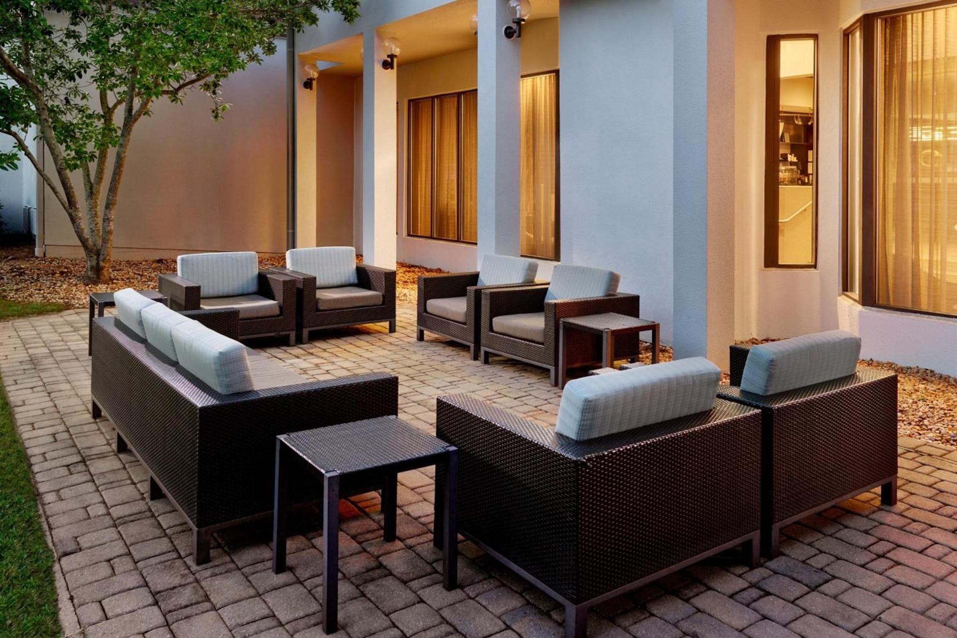 Courtyard by Marriott Atlanta Executive Park/Emory photo 3