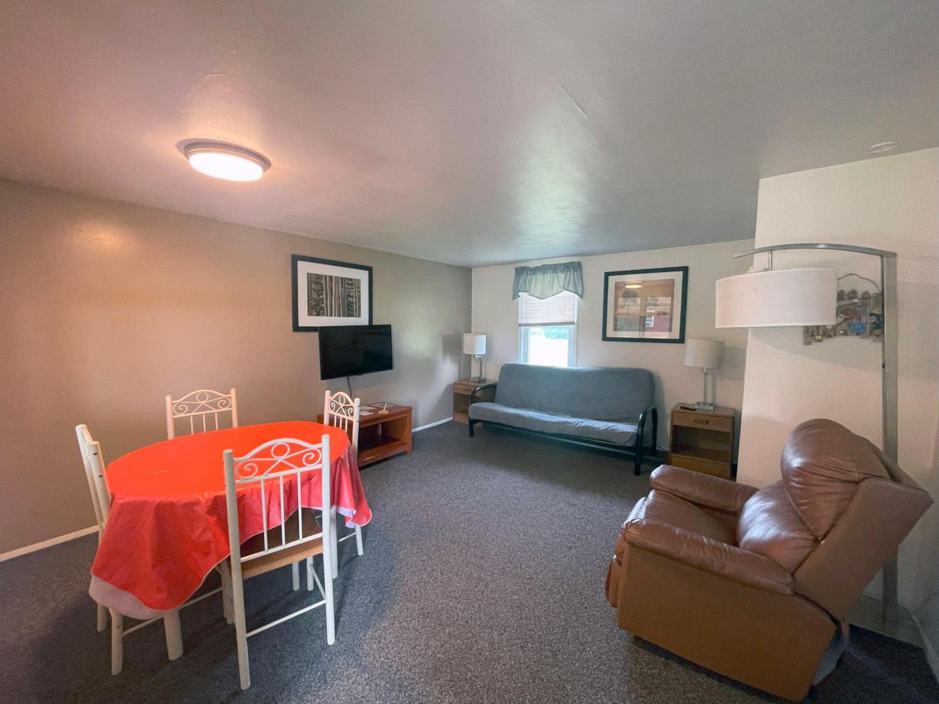 Plantation Motel photo 80
