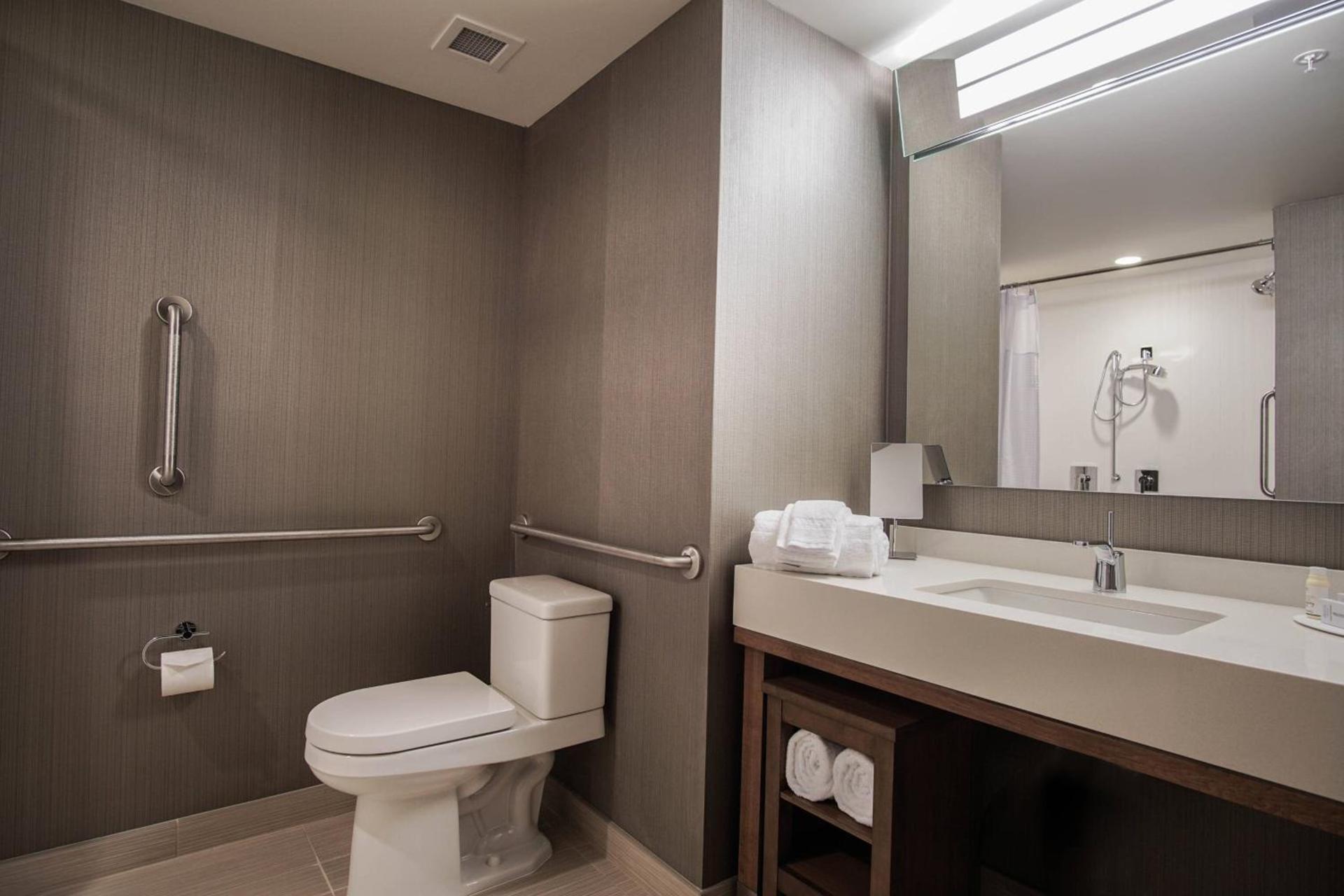 Courtyard by Marriott Lenox Berkshires photo 12