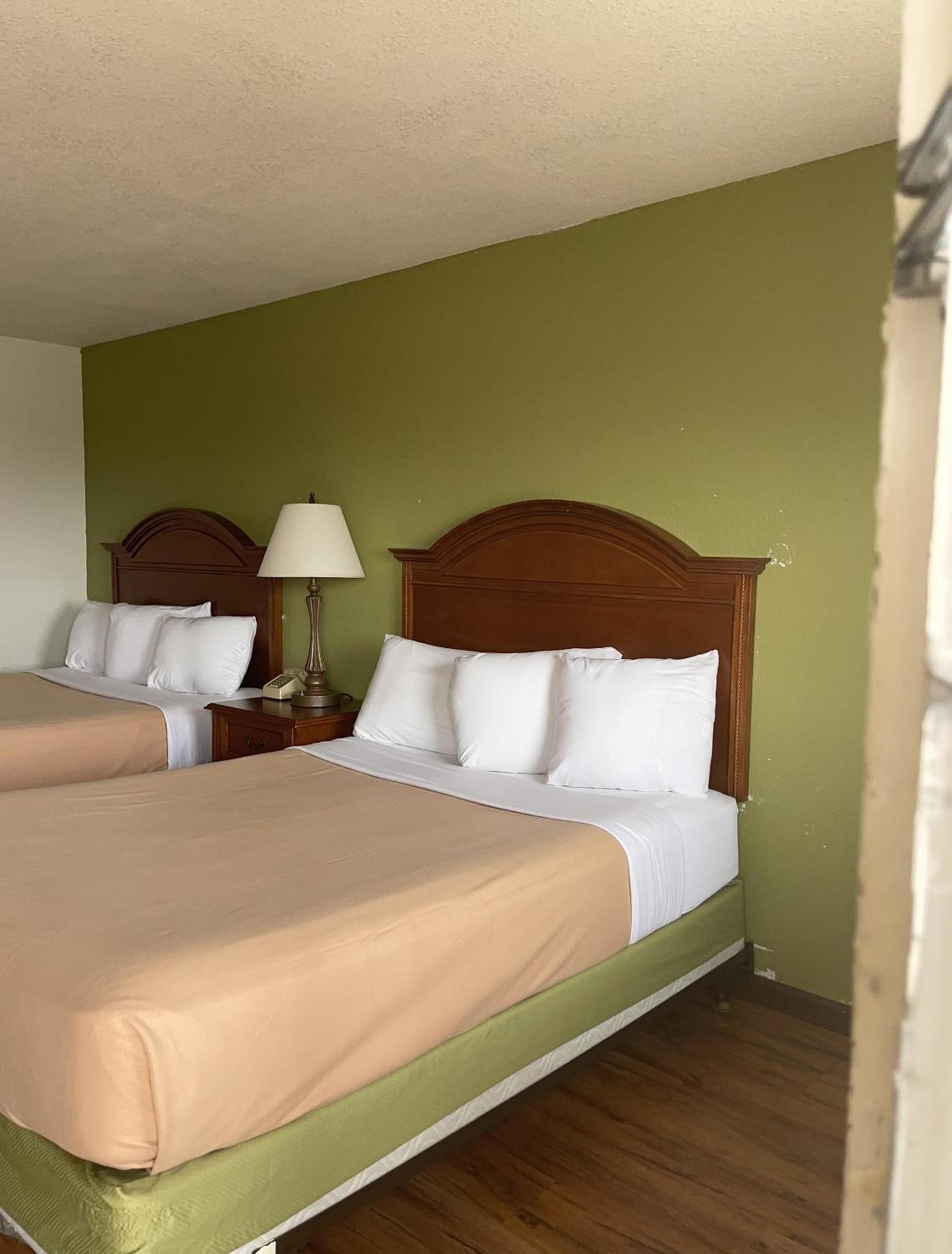Relax Inn & Suites photo 15