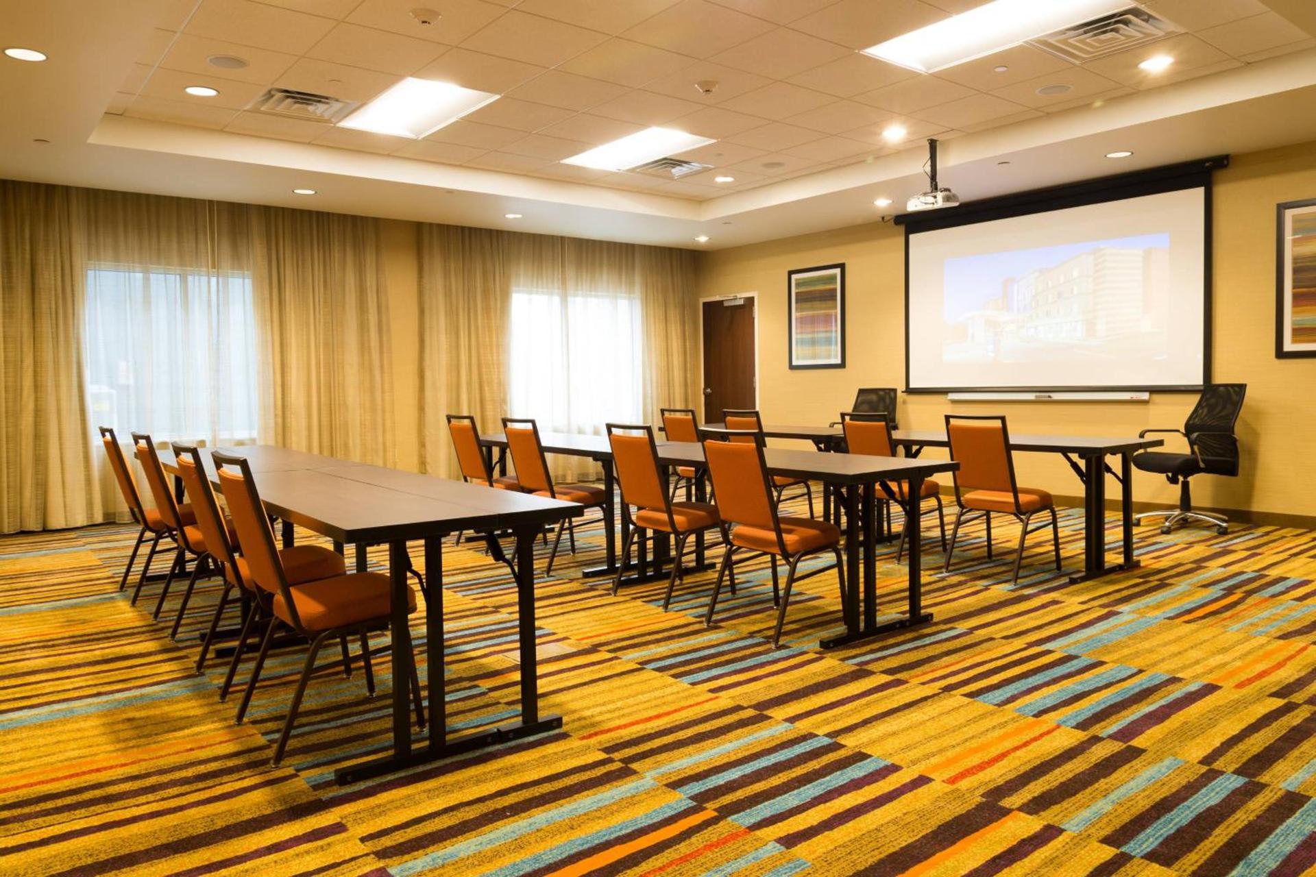 Fairfield Inn & Suites by Marriott Dickson photo 19