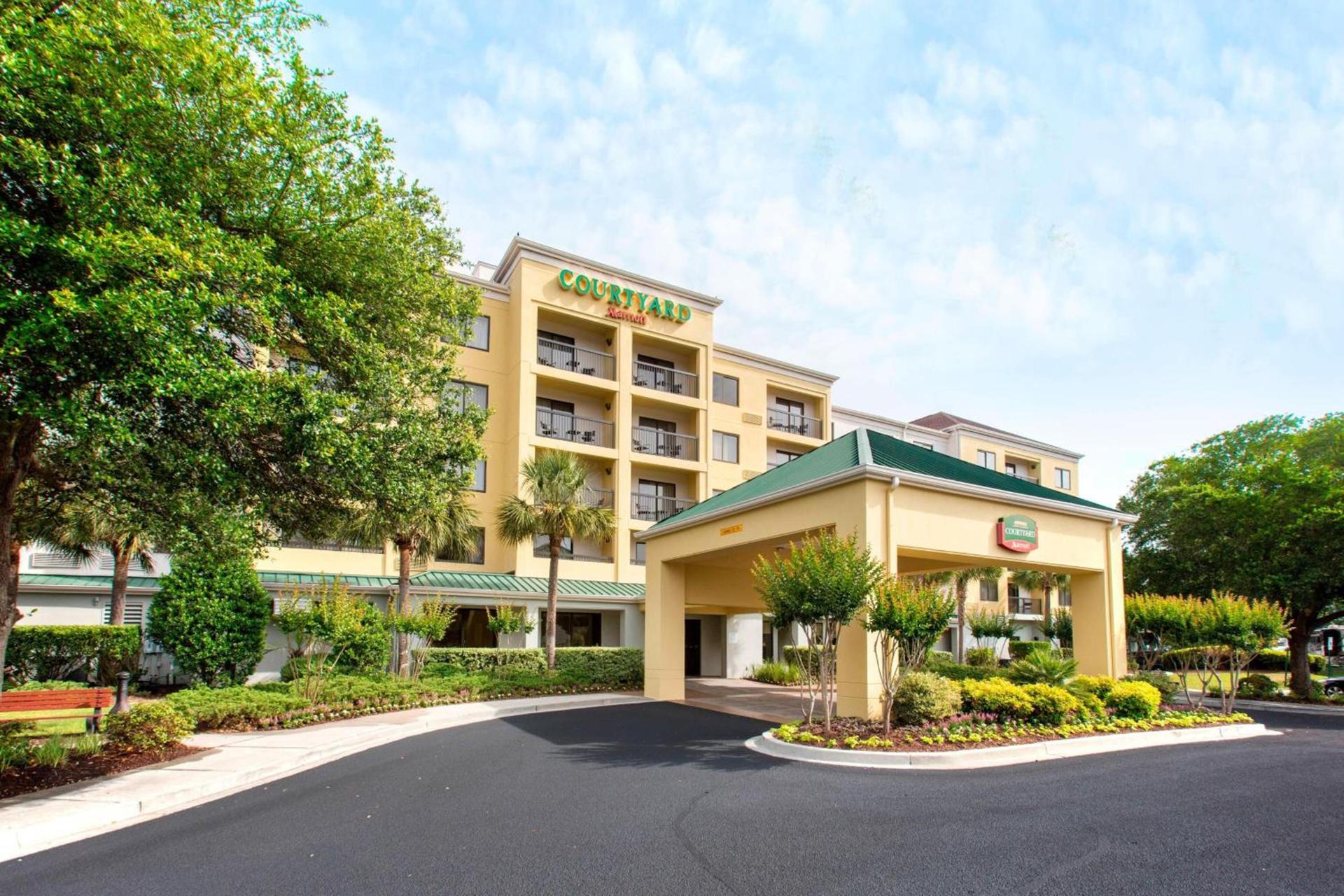 Courtyard by Marriott Myrtle Beach Barefoot Landing photo 2