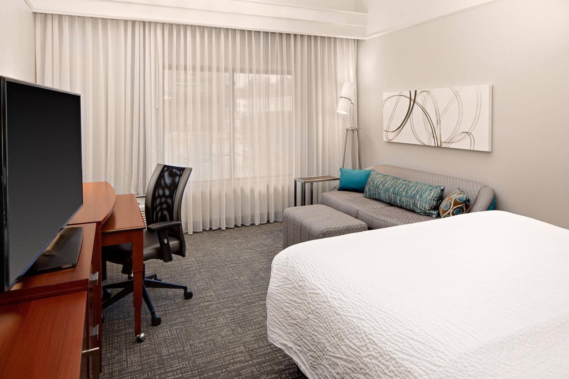 Courtyard by Marriott Houston Rice University photo 3