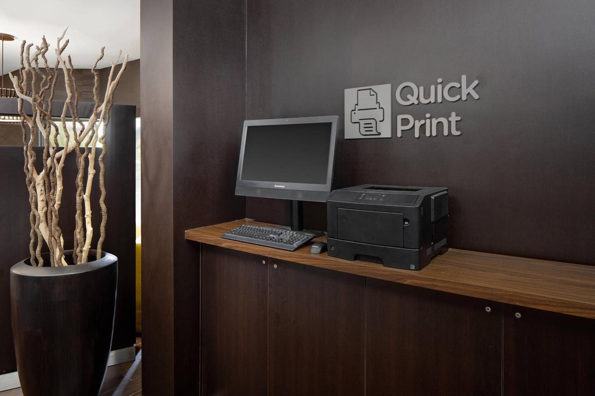 Courtyard by Marriott Houston Rice University photo 10