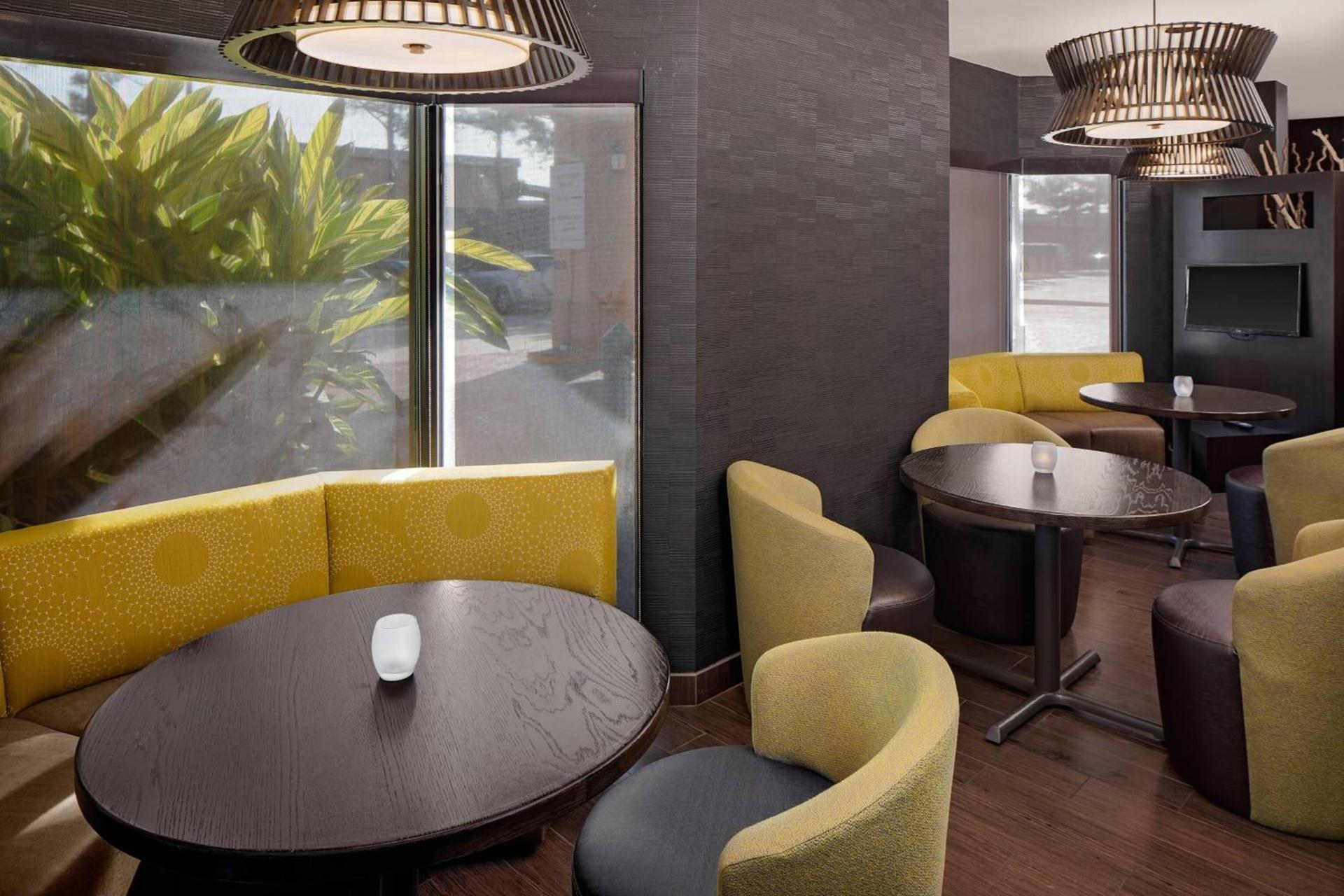 Courtyard by Marriott Houston Rice University photo 11