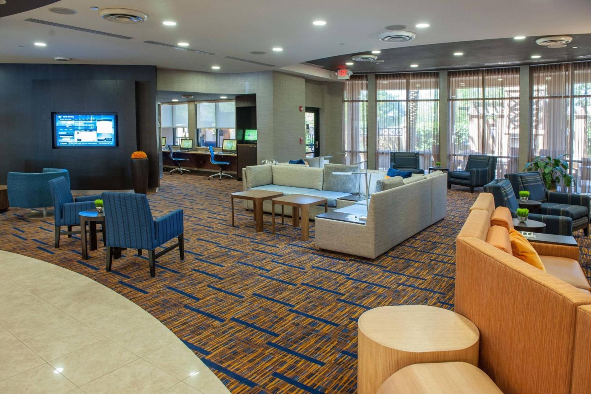 Courtyard by Marriott Pensacola Downtown photo 2