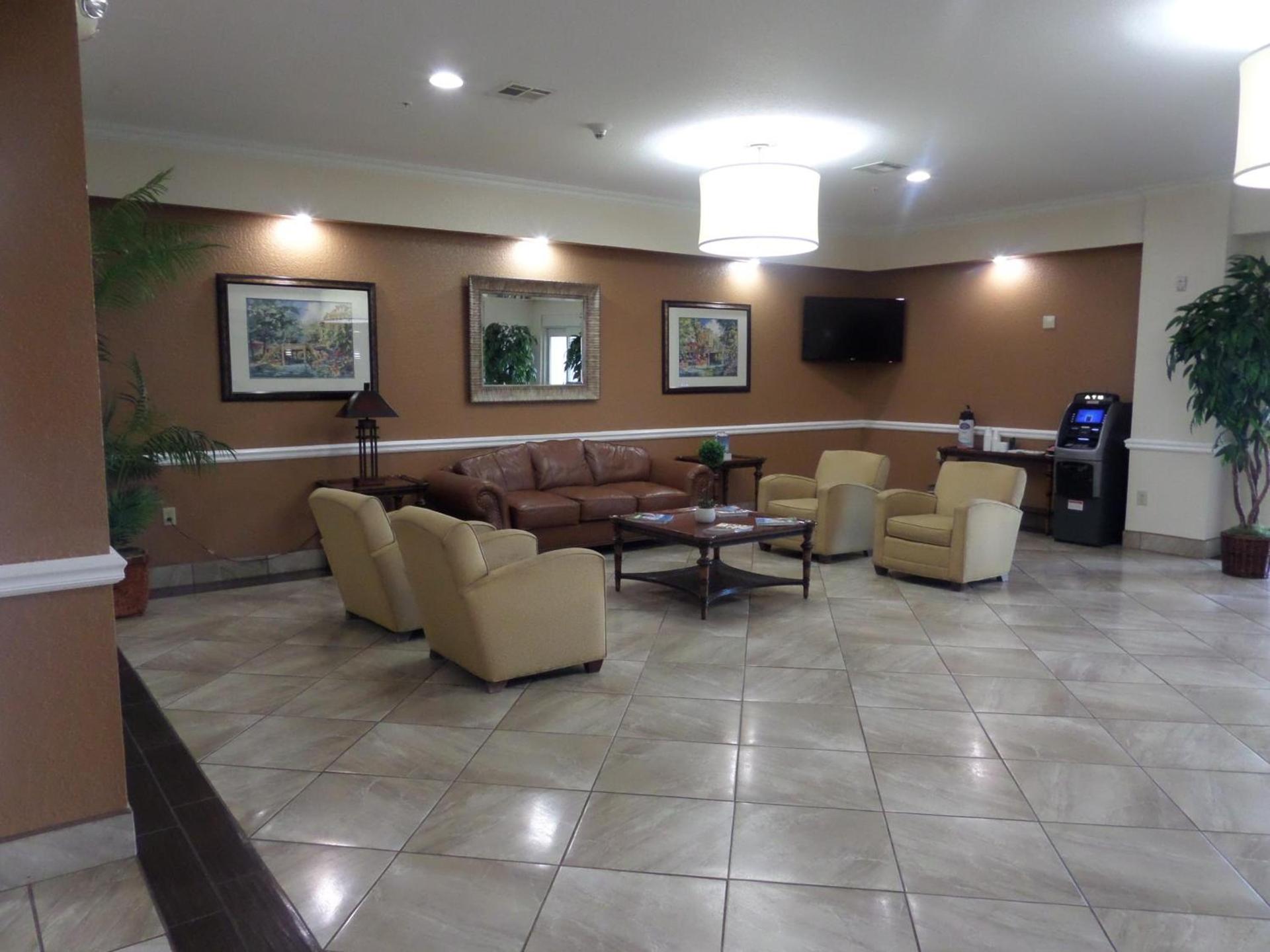 Baymont by Wyndham Pearsall photo 36