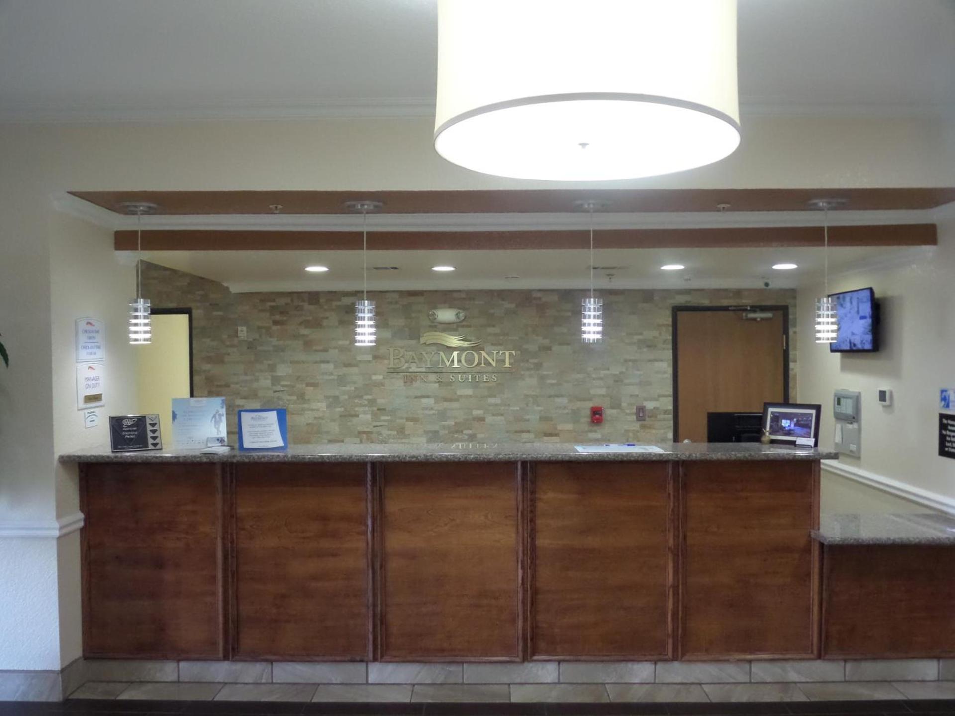 Baymont by Wyndham Pearsall photo 37