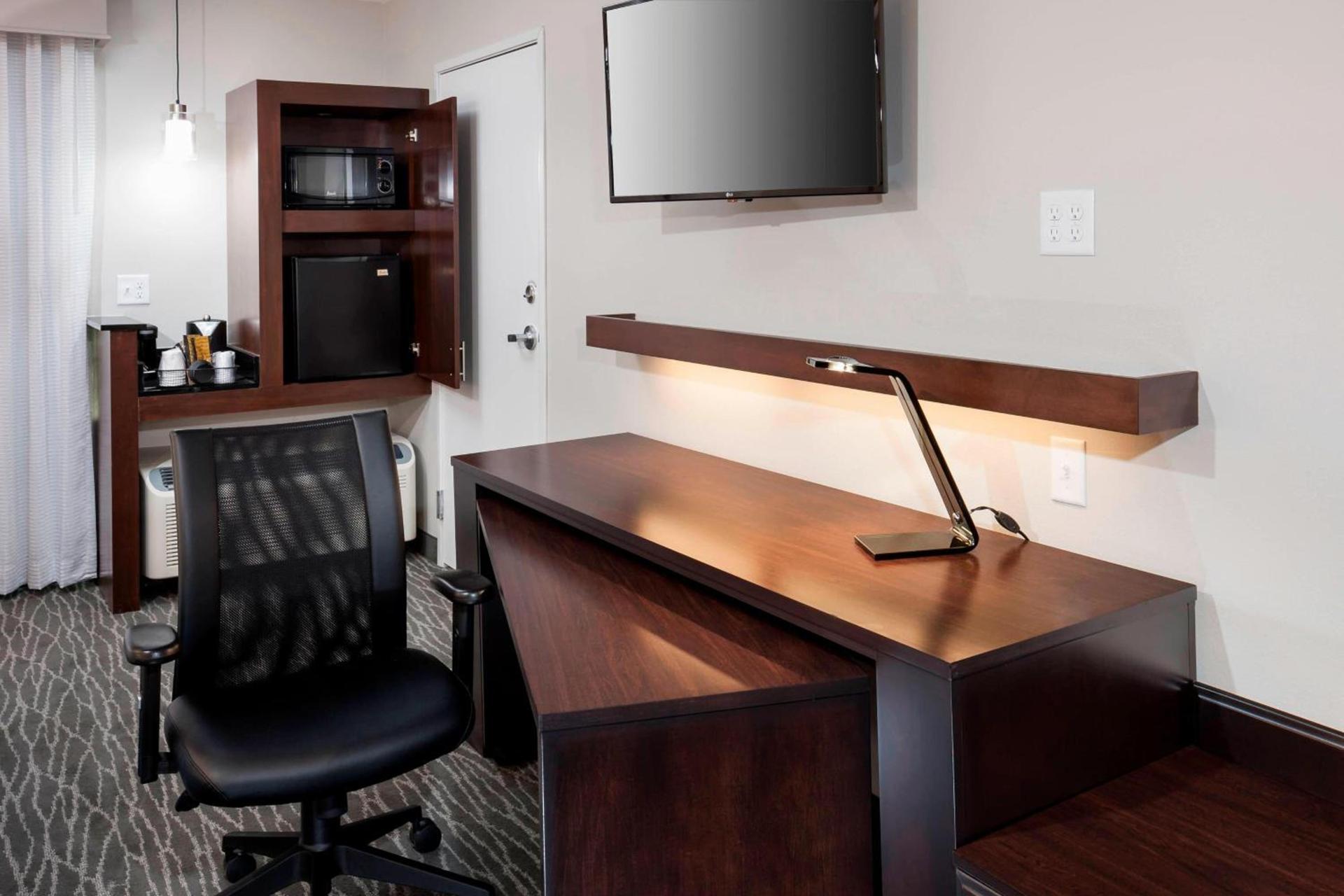 Courtyard by Marriott Dallas Plano/Richardson photo 11