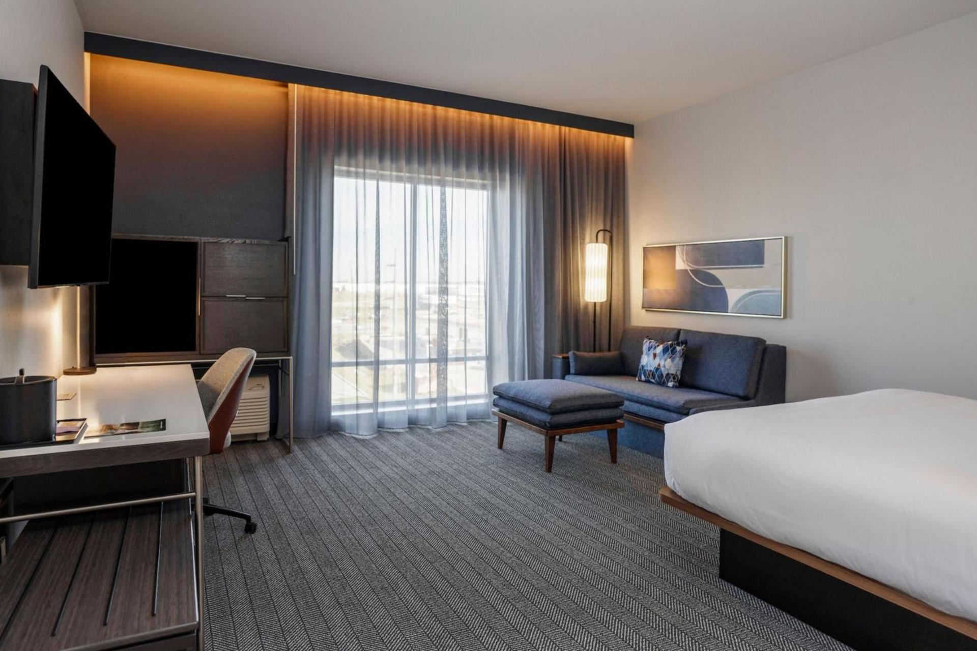 Courtyard by Marriott Indianapolis Fishers photo 12